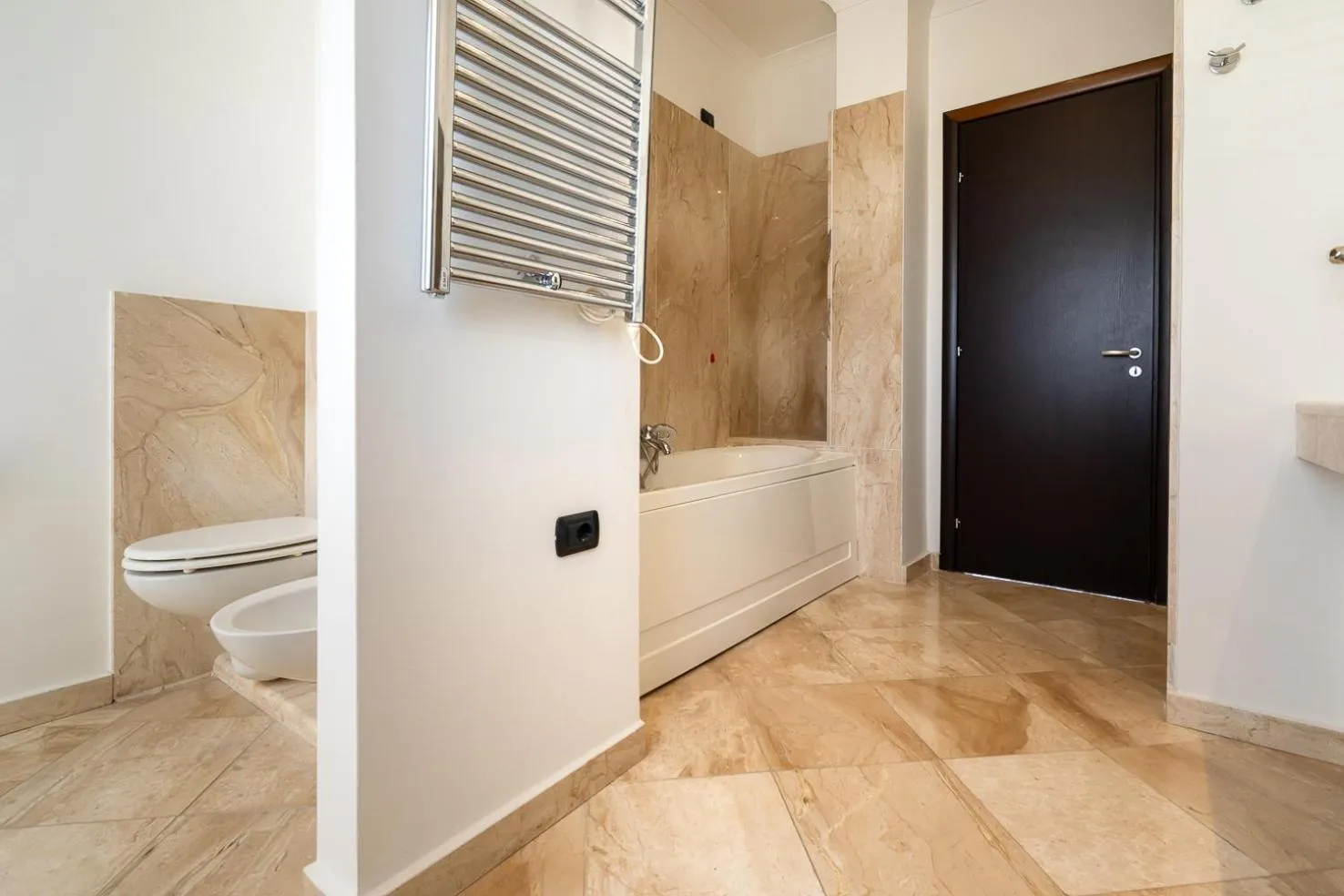 Shower in Garden Hotel