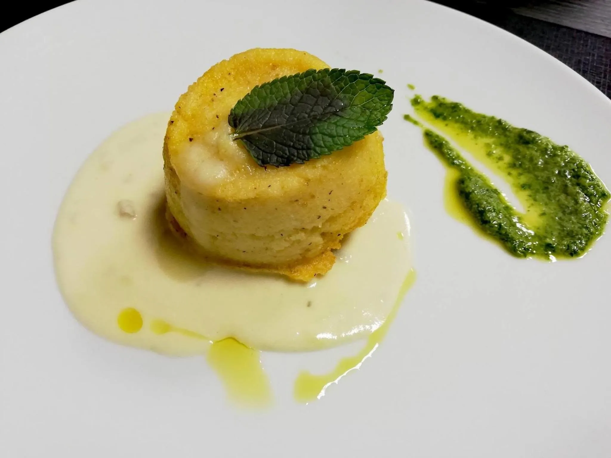 Restaurant/places to eat in Garden Hotel