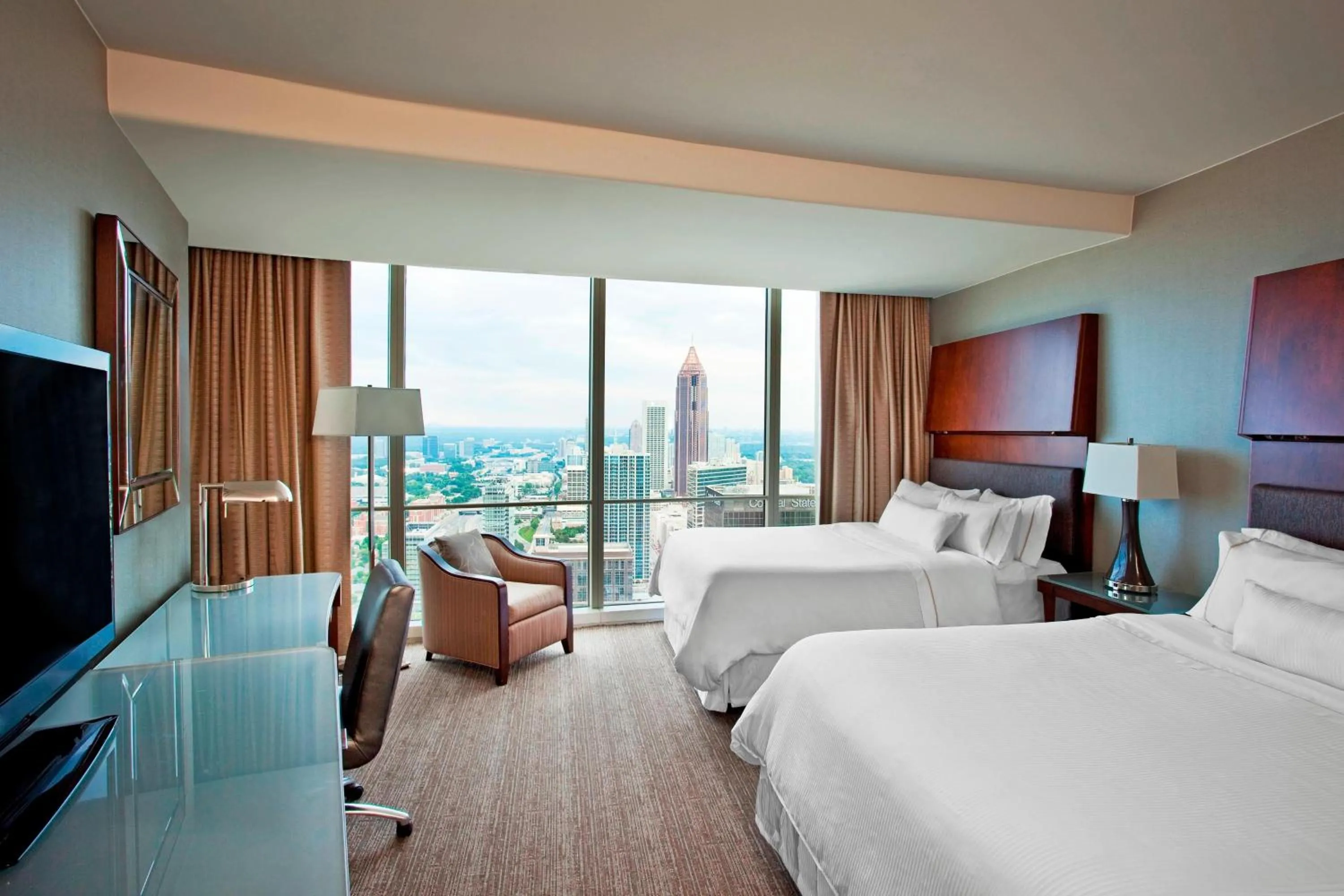 Photo of the whole room, Bed in The Westin Peachtree Plaza, Atlanta