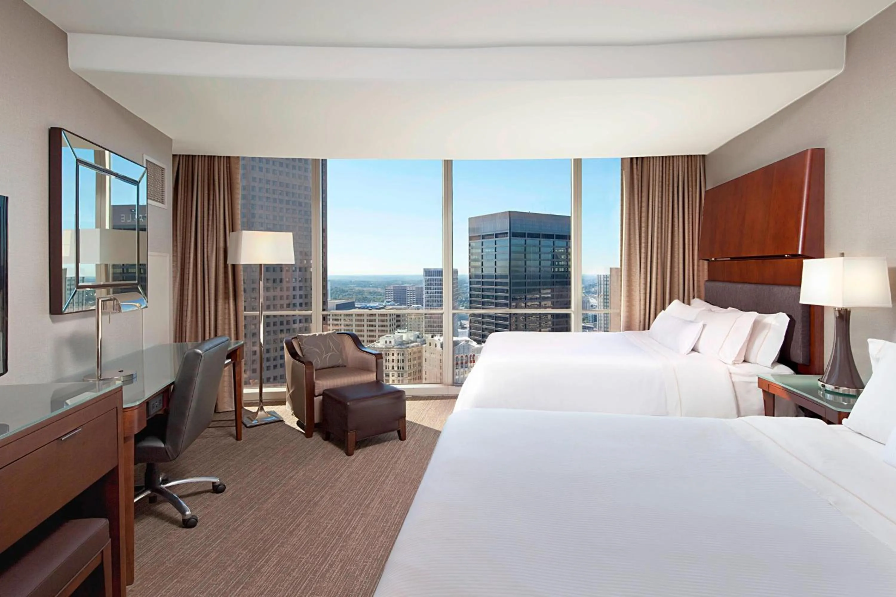 Photo of the whole room, Bed in The Westin Peachtree Plaza, Atlanta