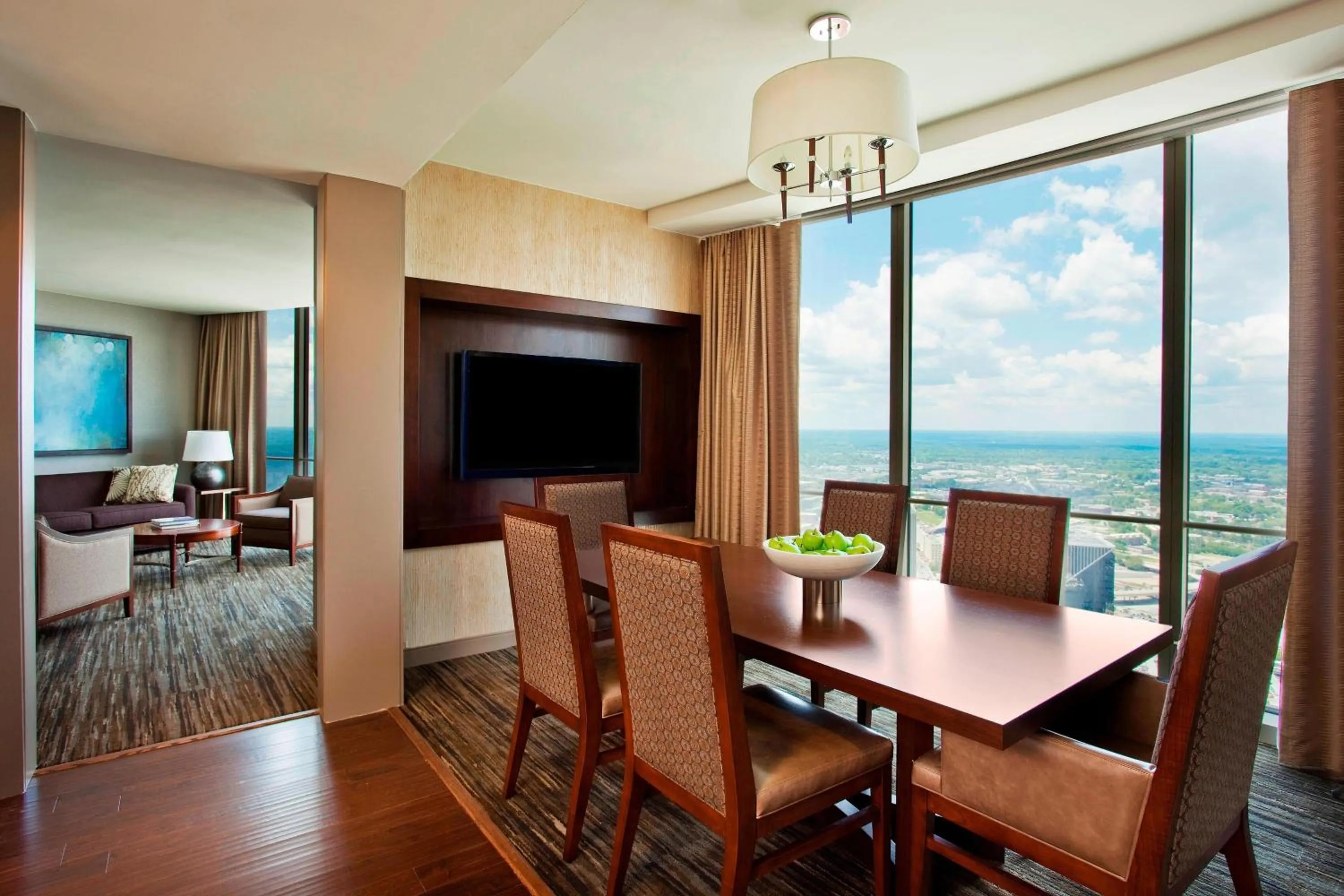 Living room in The Westin Peachtree Plaza, Atlanta