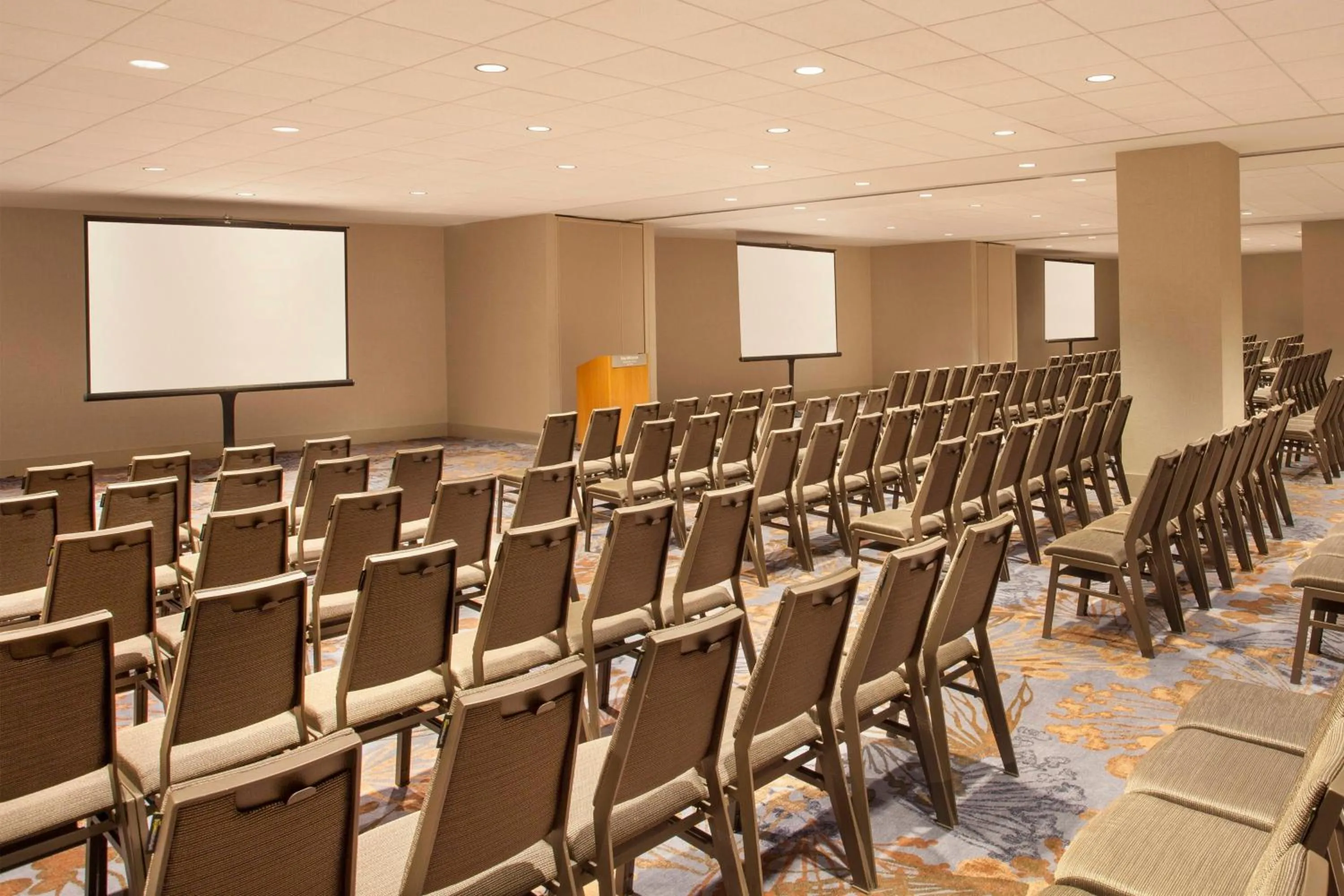 Entertainment in The Westin Peachtree Plaza, Atlanta