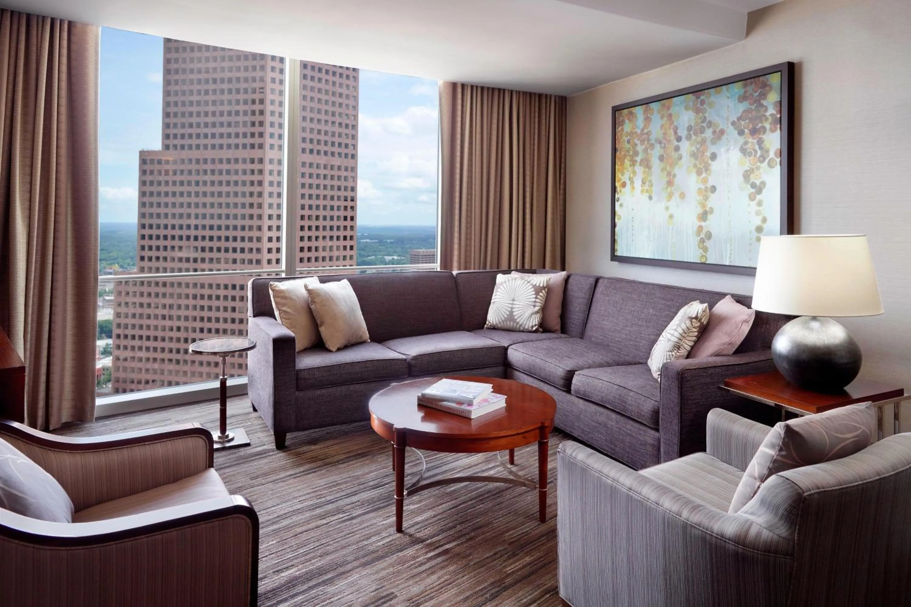 Living room in The Westin Peachtree Plaza, Atlanta