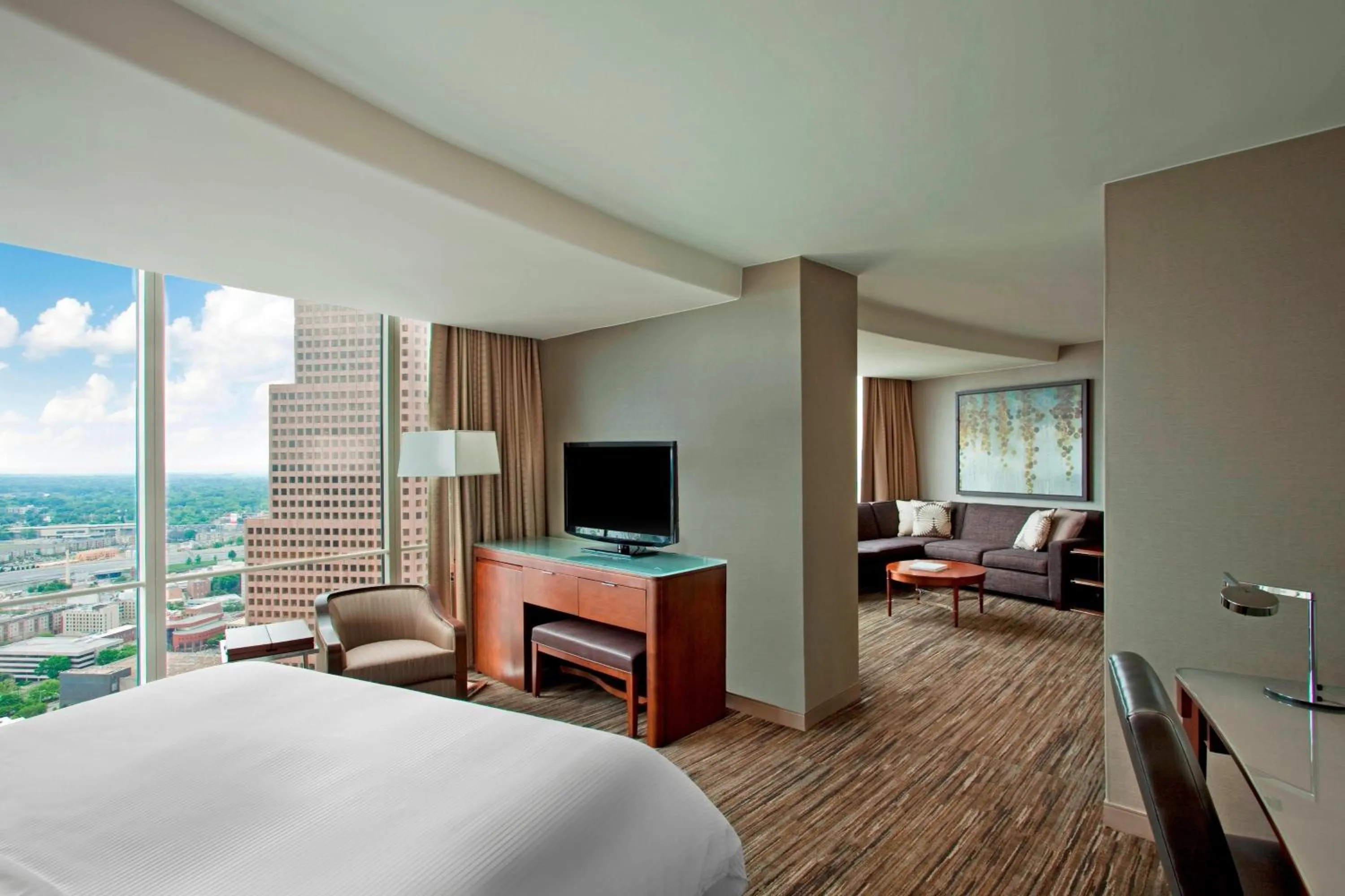 Photo of the whole room, Bed in The Westin Peachtree Plaza, Atlanta