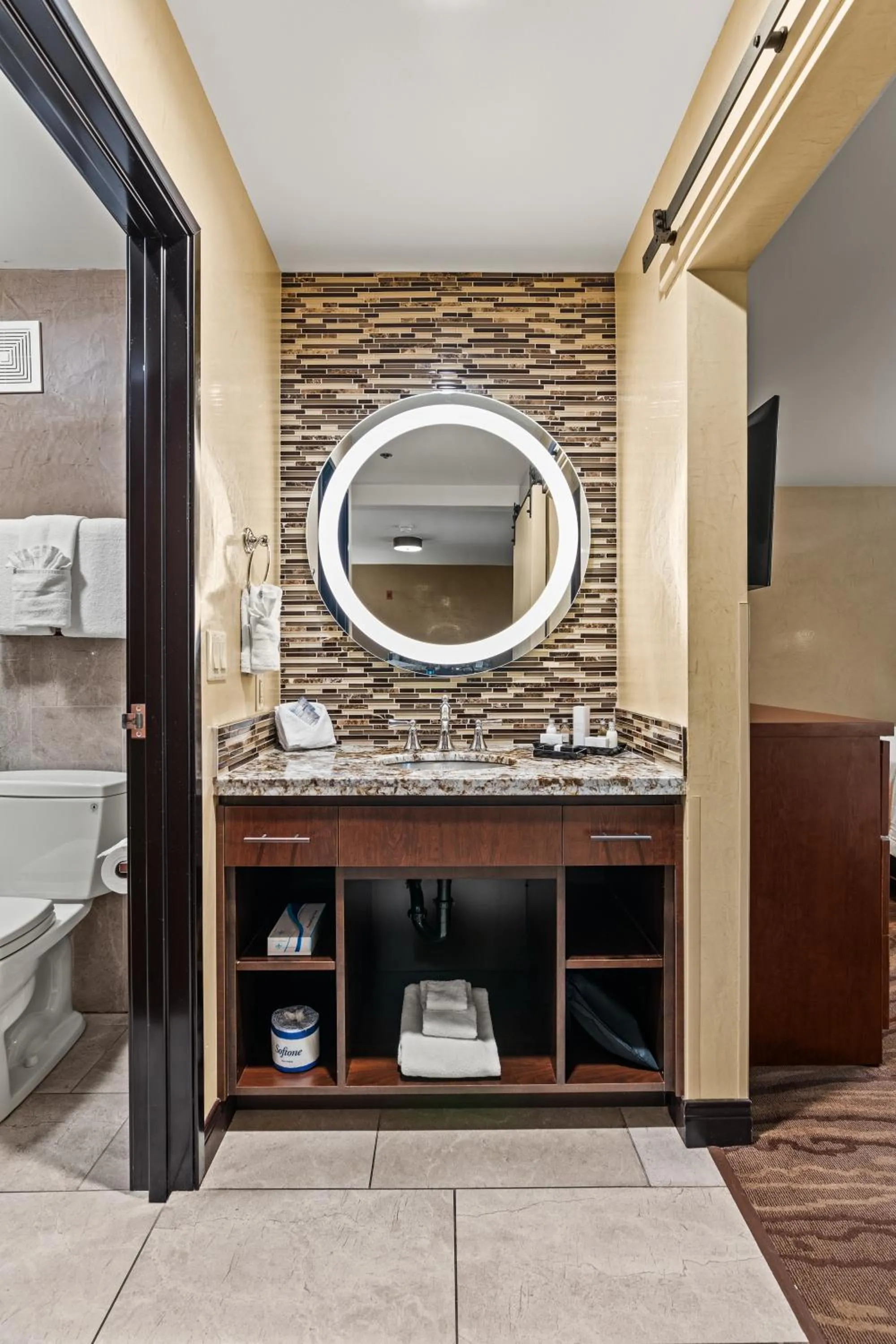 Bathroom in Ellis Island Hotel Casino & Brewery