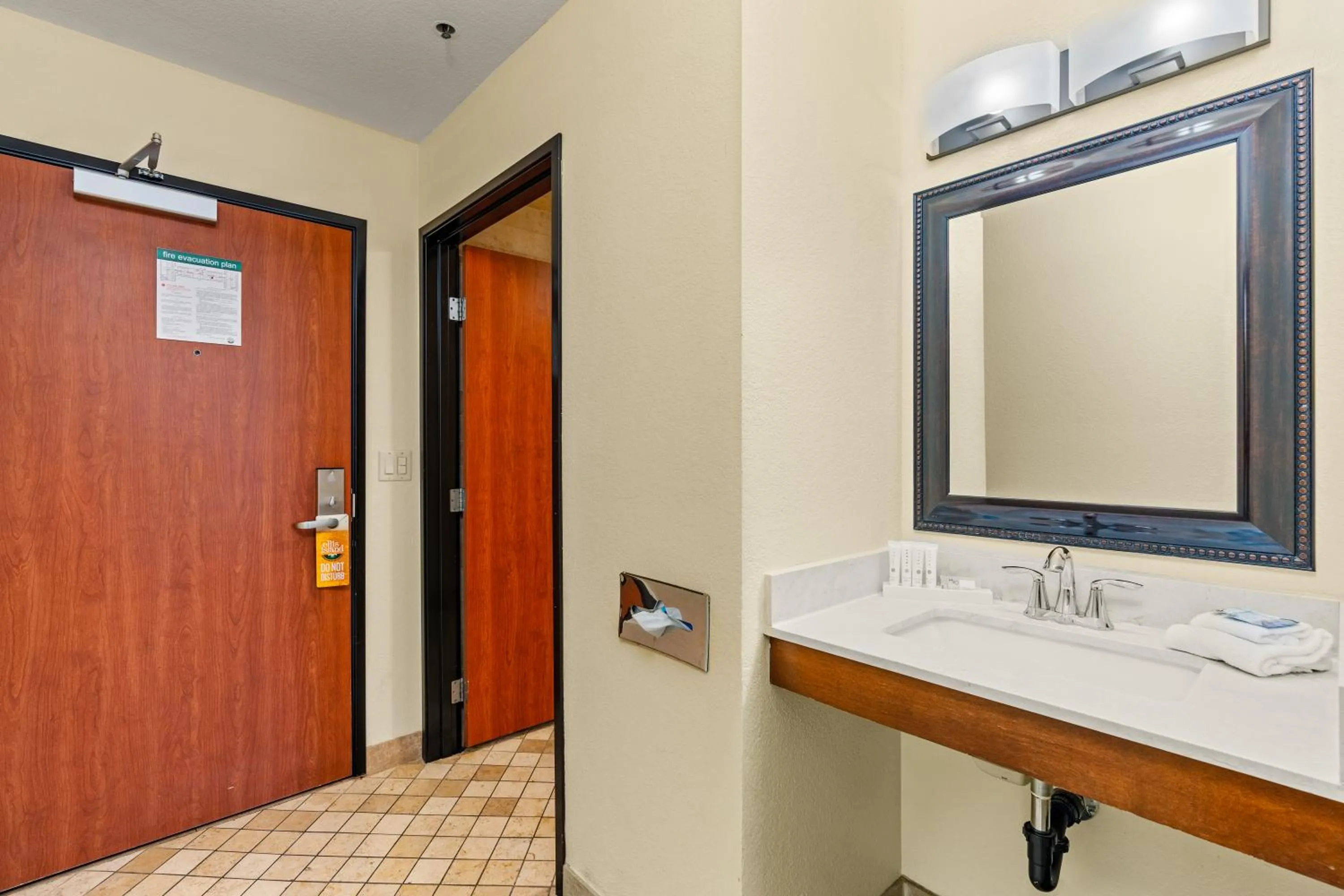 Bathroom in Ellis Island Hotel Casino & Brewery