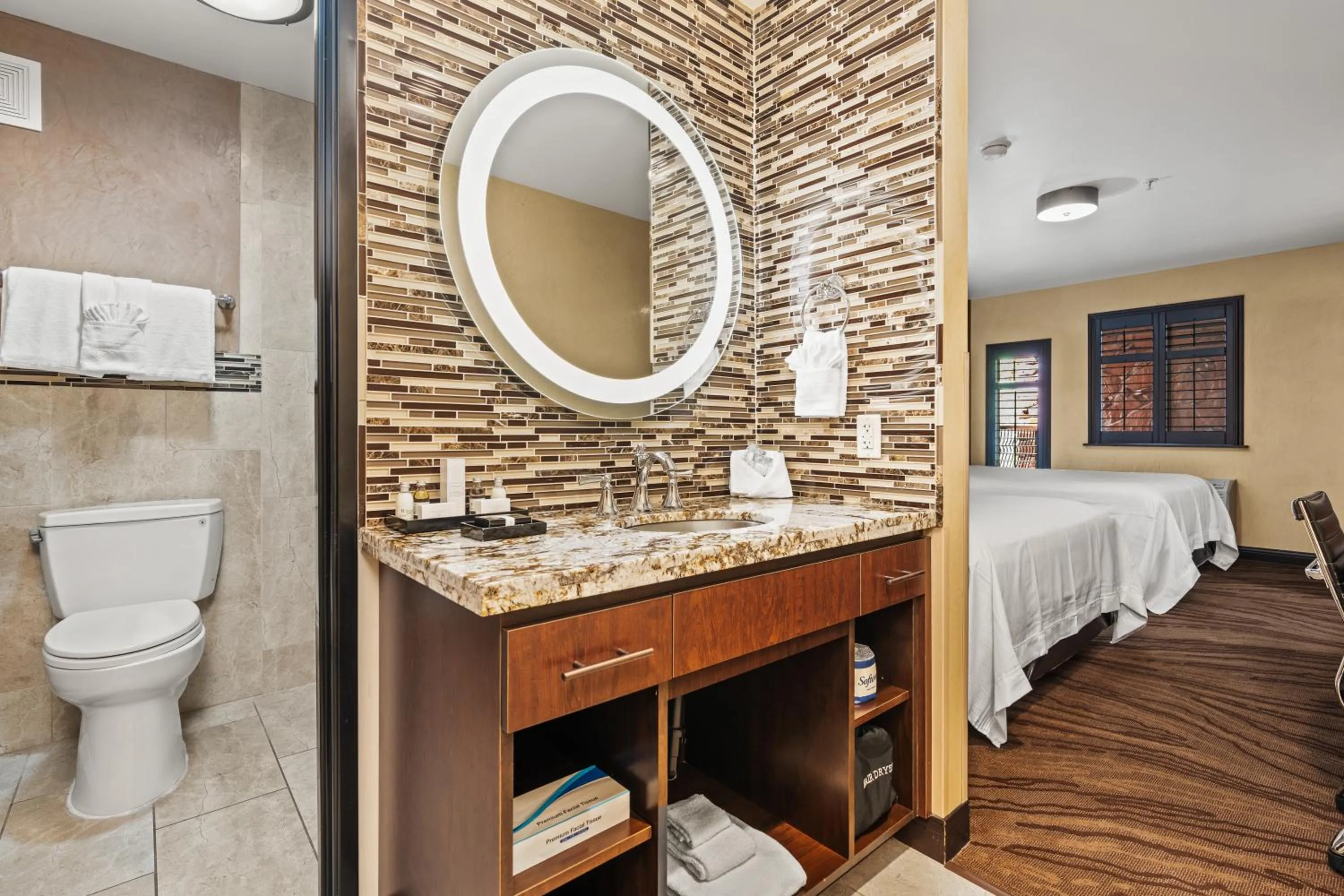 Bathroom in Ellis Island Hotel Casino & Brewery