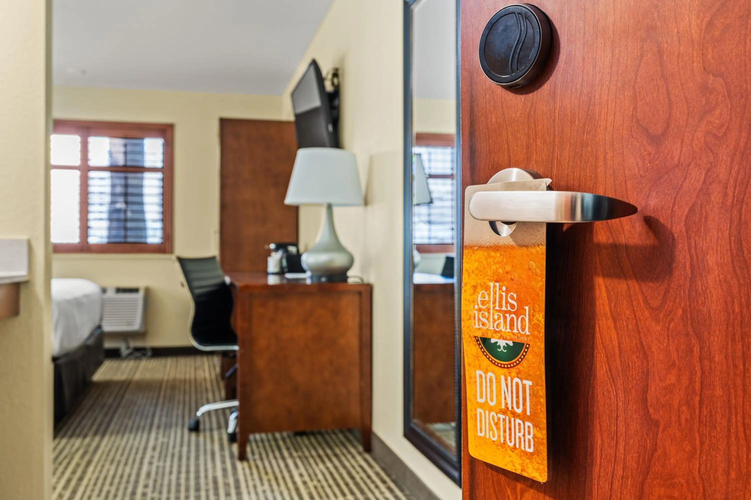 Bedroom, Bed in Ellis Island Hotel Casino & Brewery