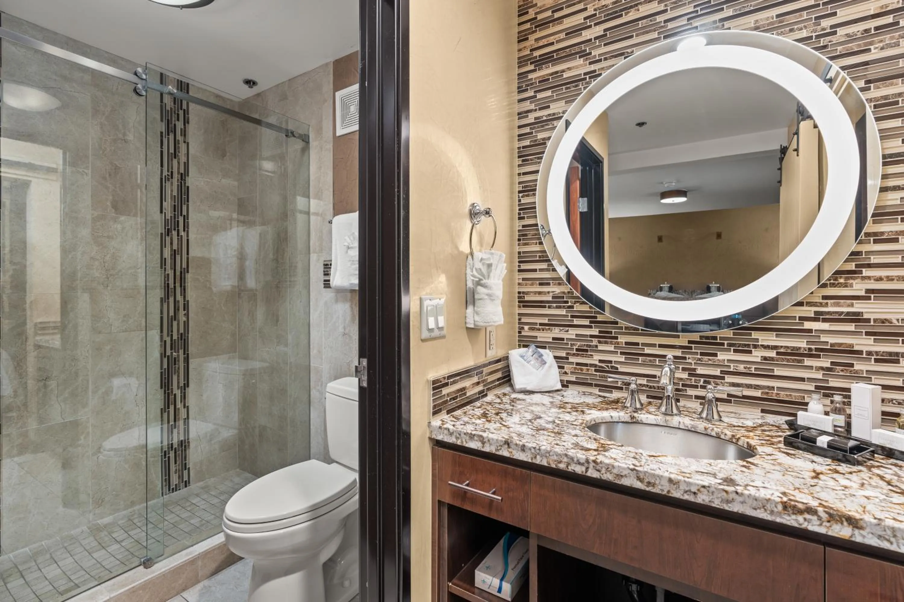 Bathroom in Ellis Island Hotel Casino & Brewery