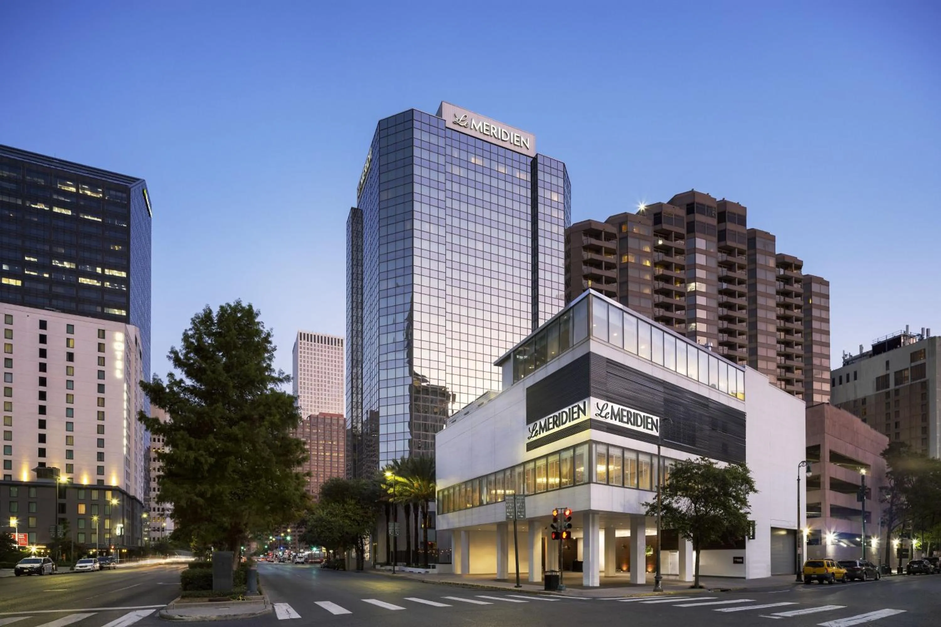 Property building in Le Meridien New Orleans