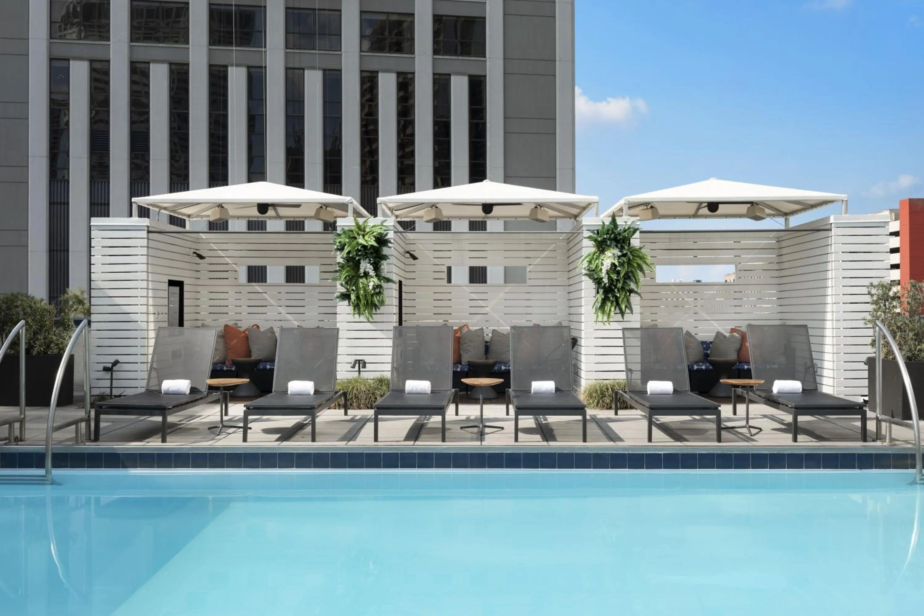 Swimming pool in Le Meridien New Orleans