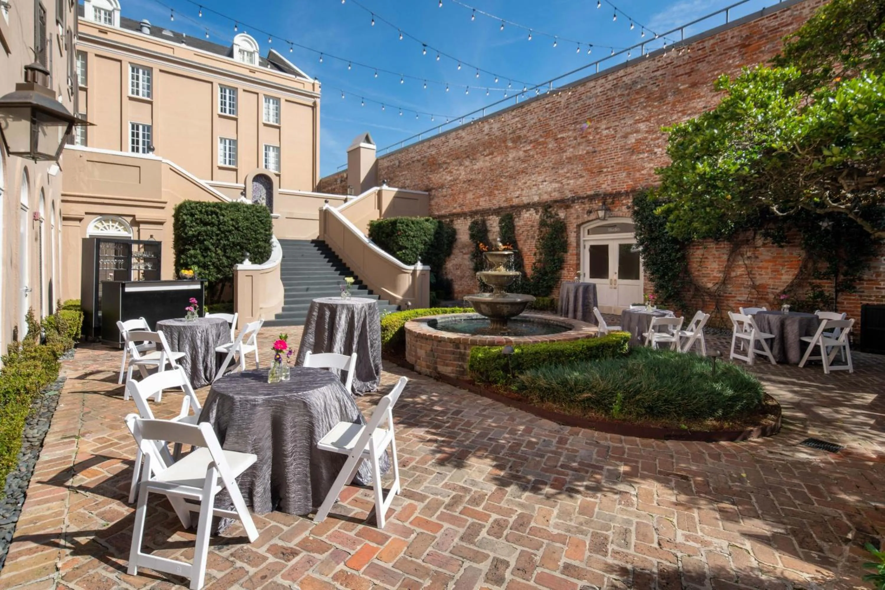 Banquet/Function facilities in Hotel de la Poste - French Quarter, A Renaissance Hotel