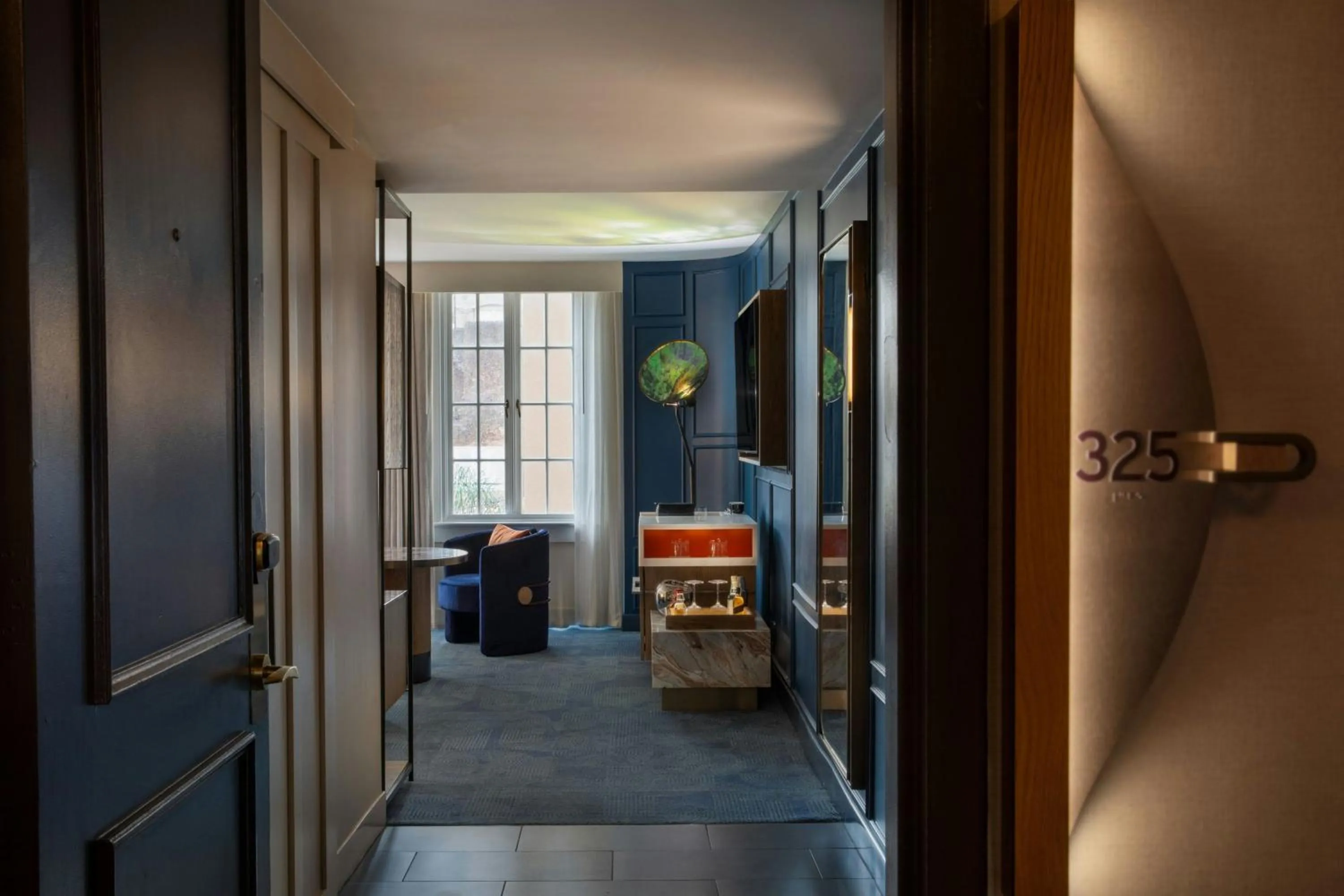 Photo of the whole room in Hotel de la Poste - French Quarter, A Renaissance Hotel