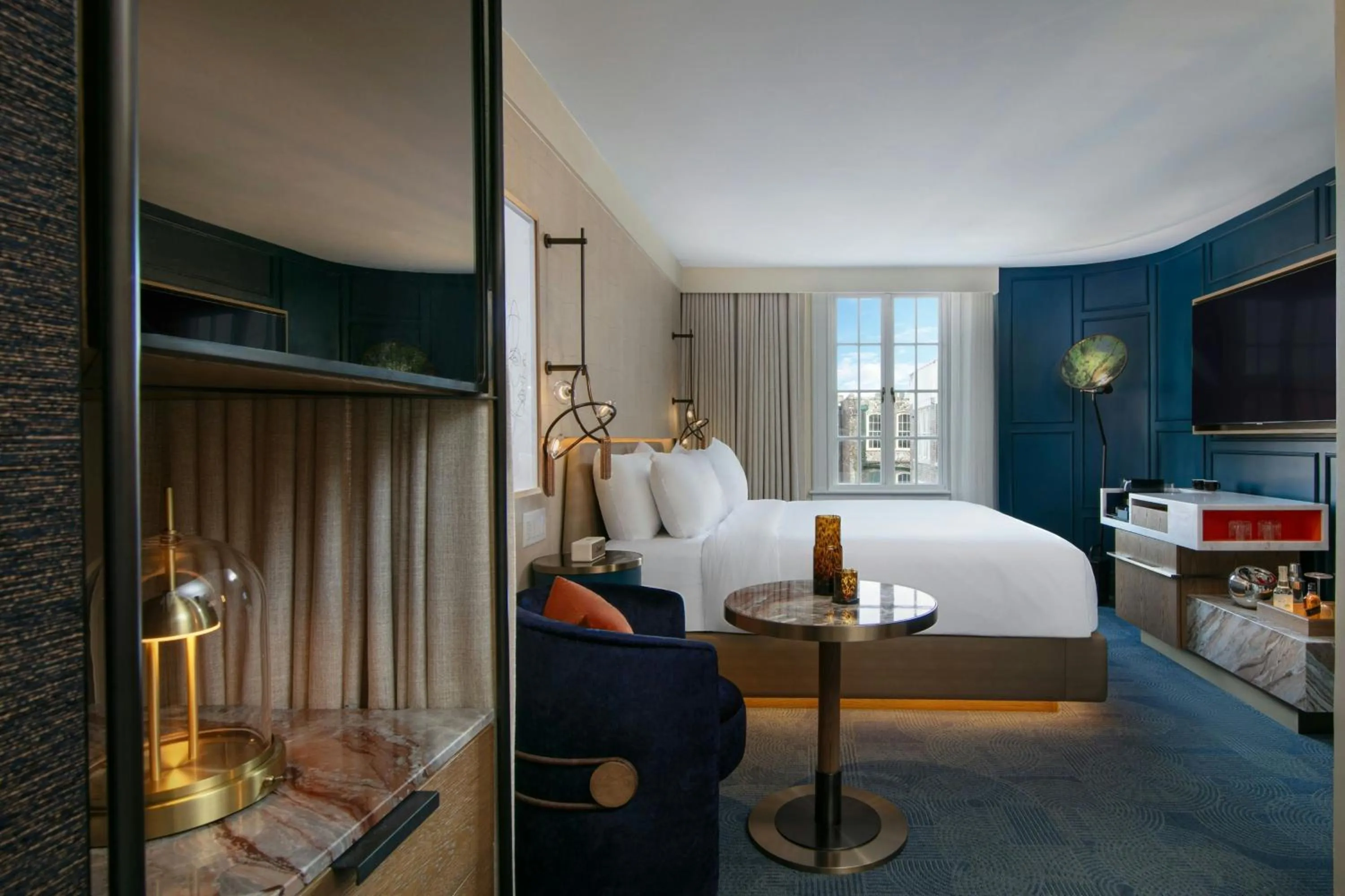 Photo of the whole room, Bed in Hotel de la Poste - French Quarter, A Renaissance Hotel