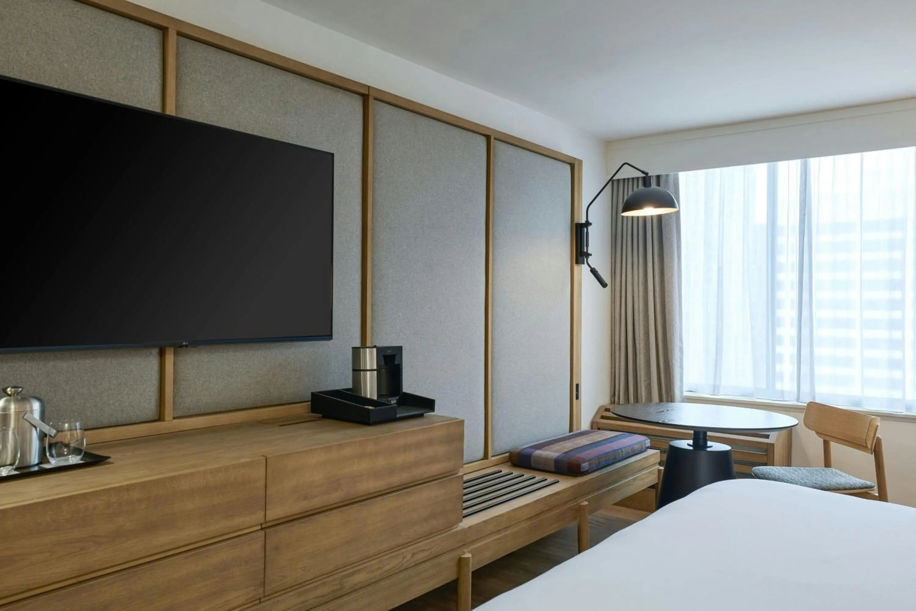 Photo of the whole room, Bed in Sheraton Philadelphia University City Hotel