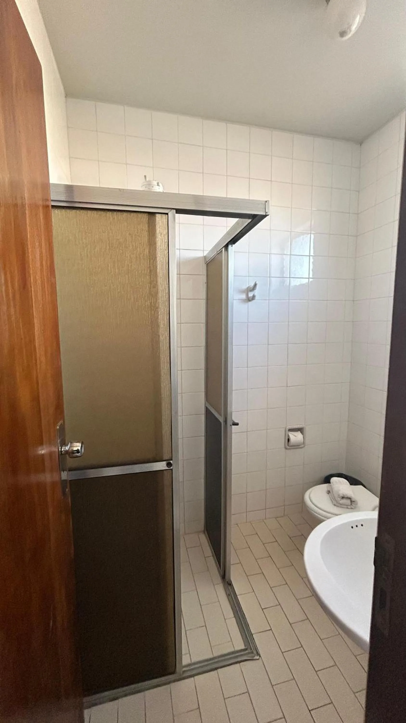 Bathroom in HAVANA ECONOMY