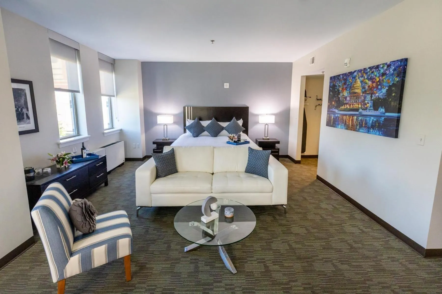 Bed in Kellogg Conference Hotel Capitol Hill at Gallaudet University