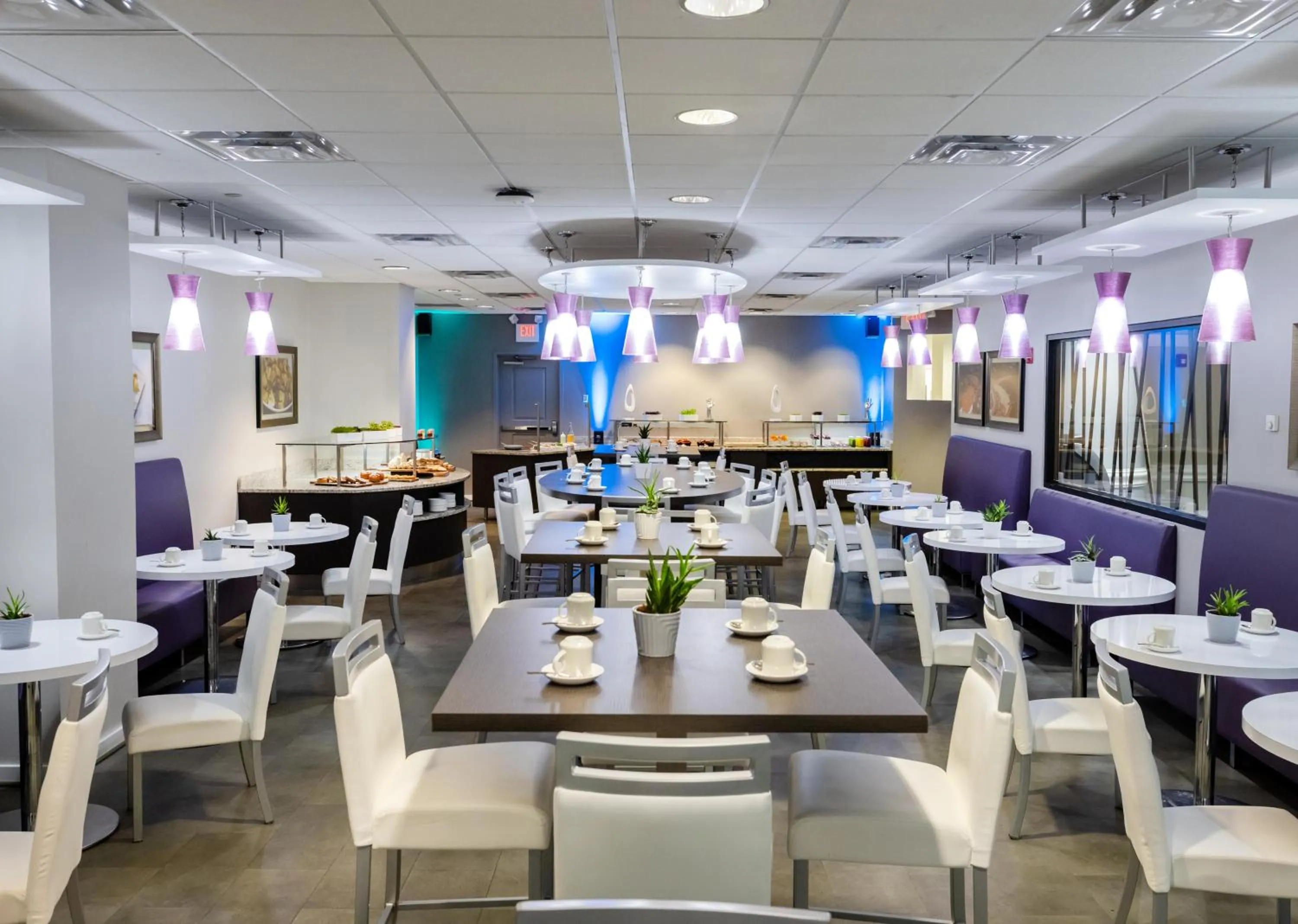 Restaurant/places to eat in Kellogg Conference Hotel Capitol Hill at Gallaudet University