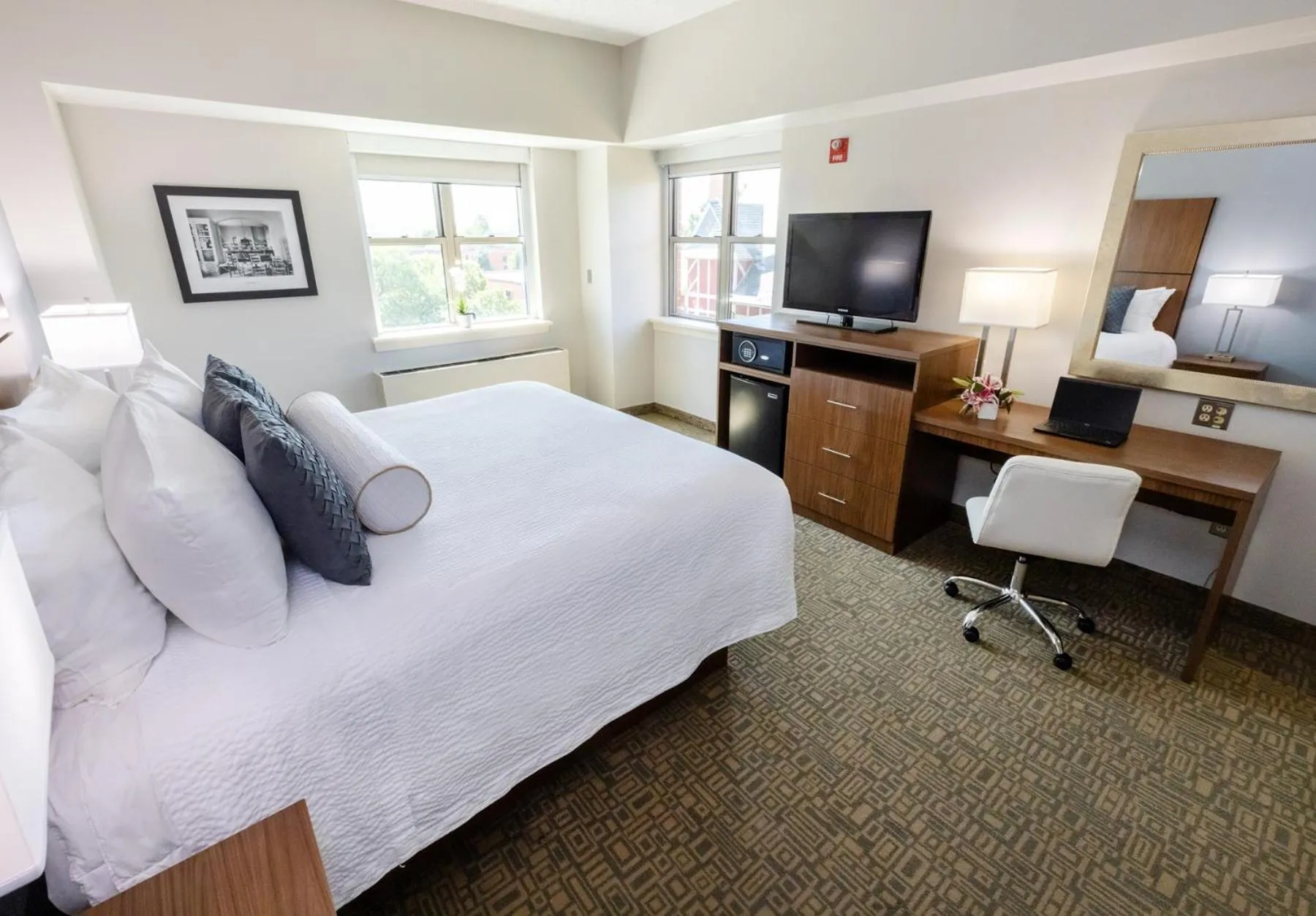 Bed in Kellogg Conference Hotel Capitol Hill at Gallaudet University