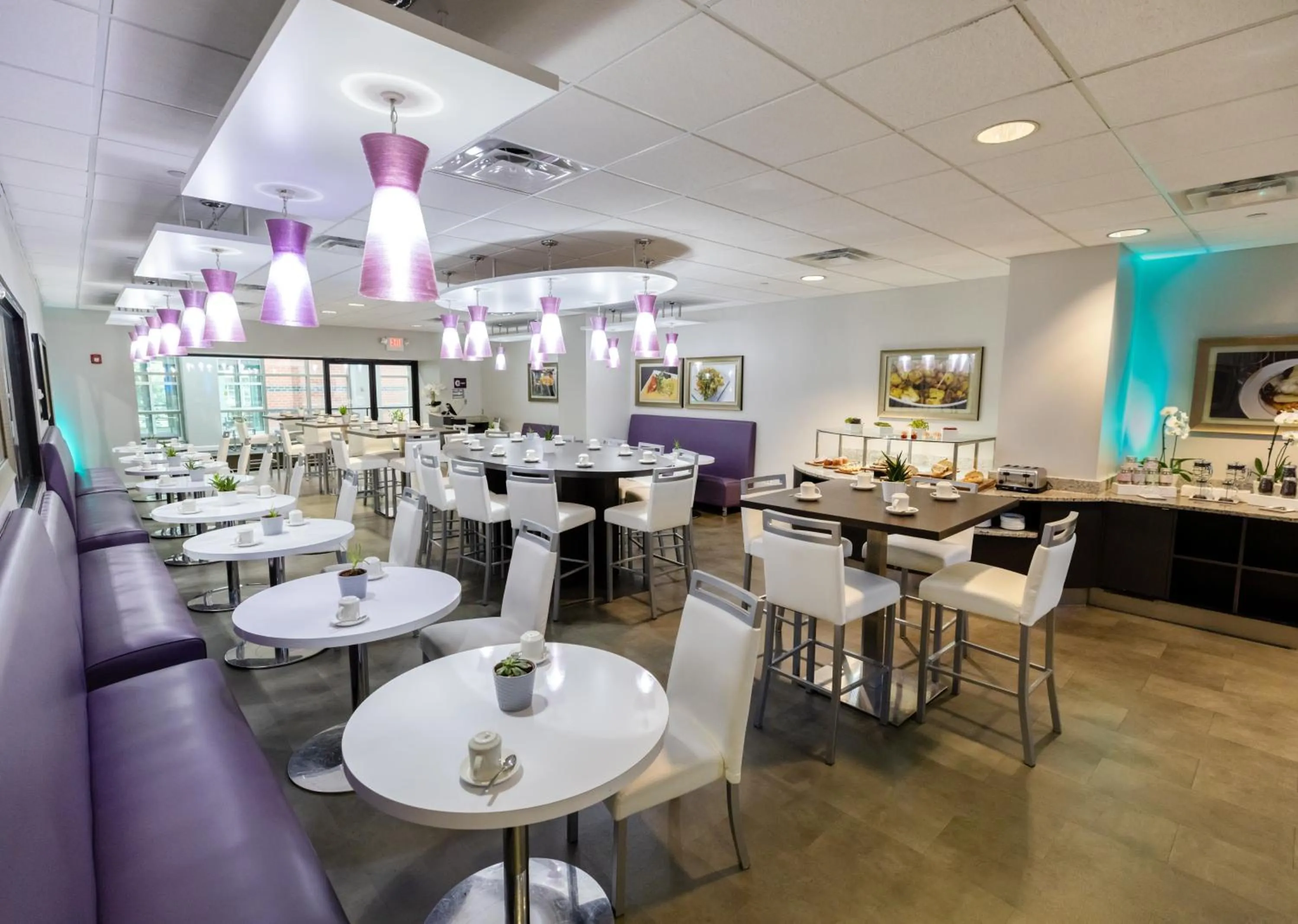 Restaurant/places to eat in Kellogg Conference Hotel Capitol Hill at Gallaudet University
