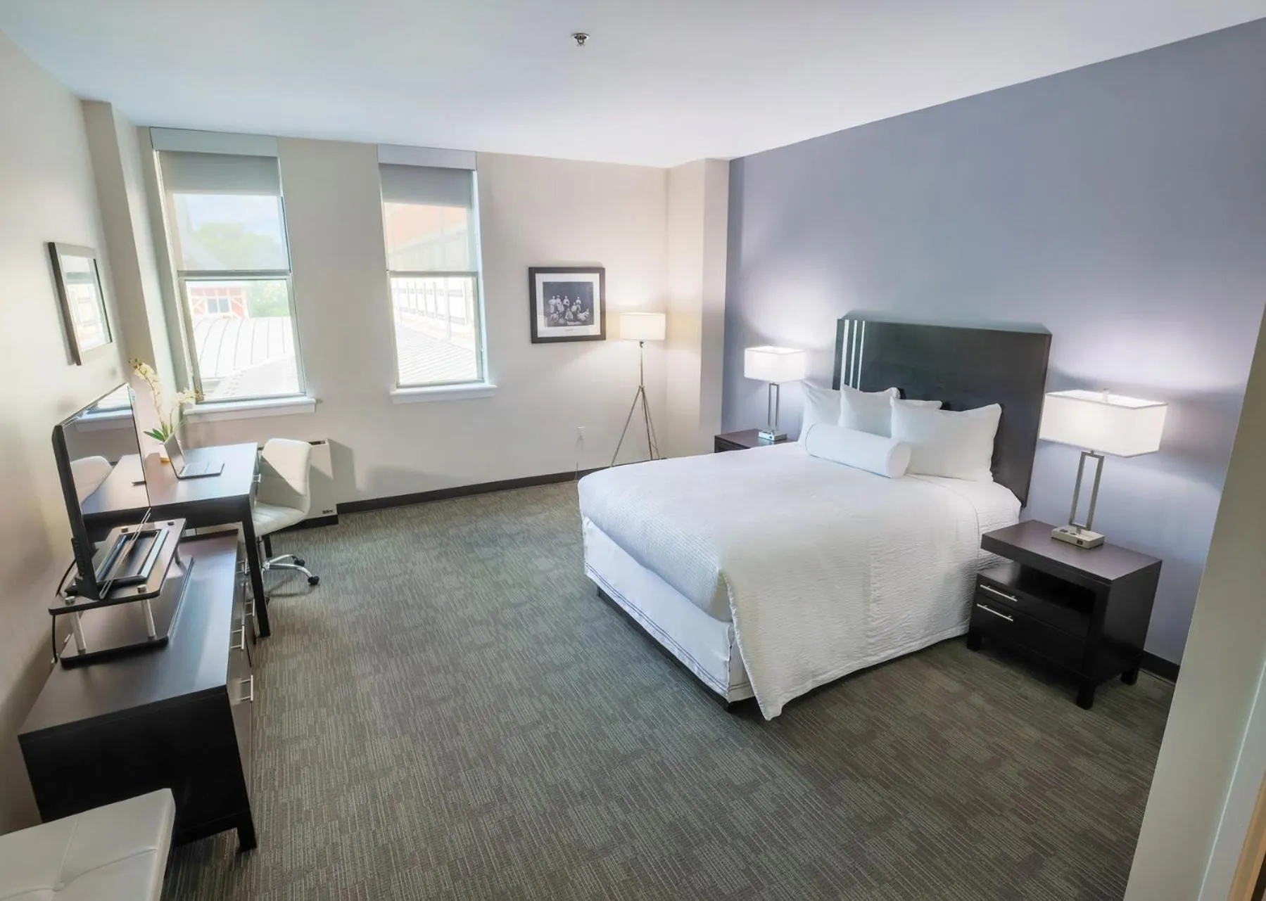 Bed in Kellogg Conference Hotel Capitol Hill at Gallaudet University