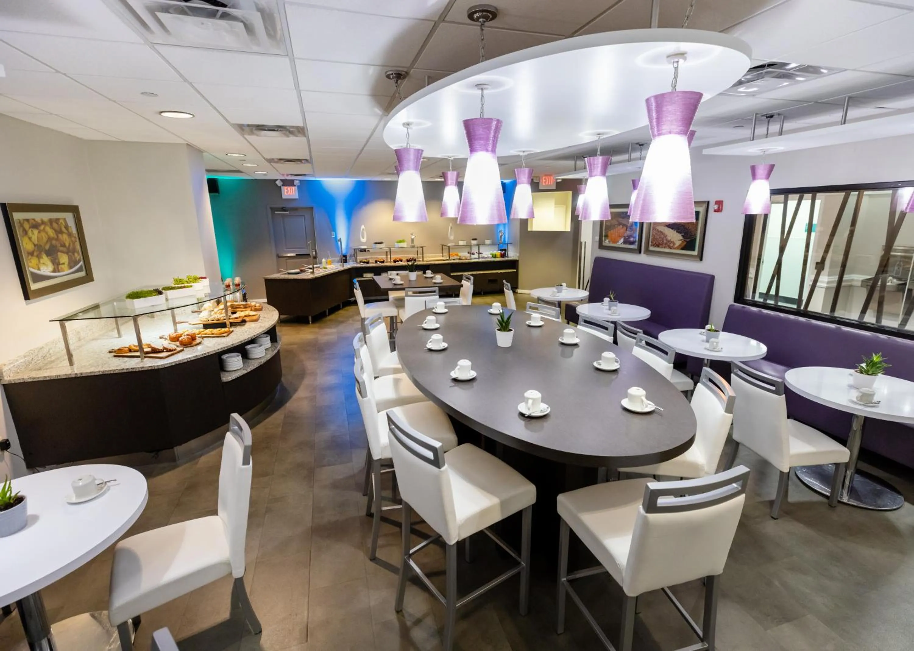 Restaurant/places to eat in Kellogg Conference Hotel Capitol Hill at Gallaudet University