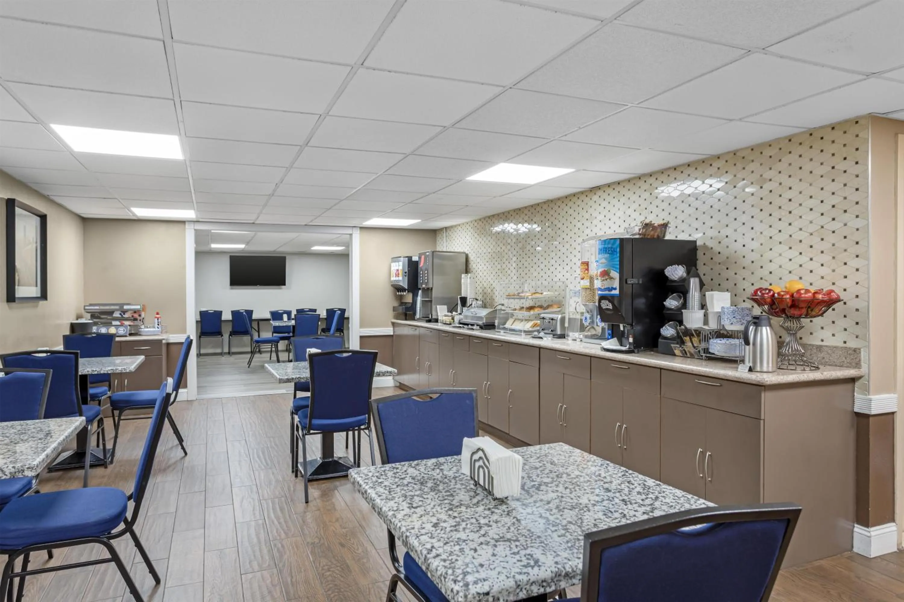 Breakfast in Best Western Jamaica Inn