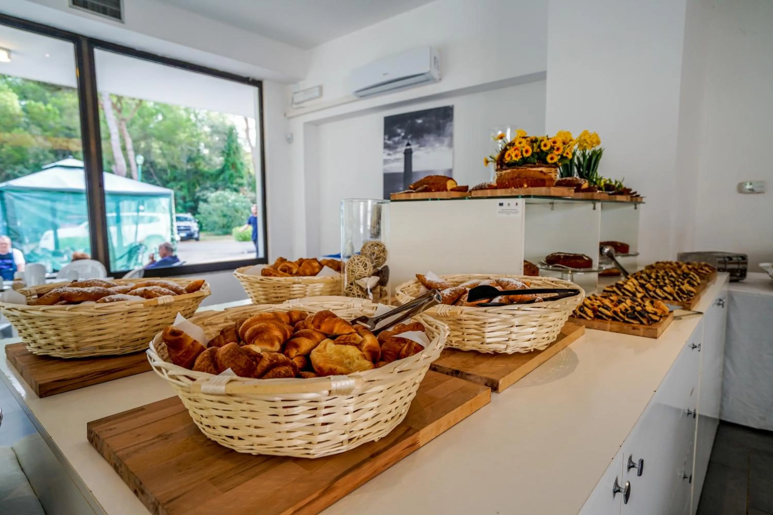 Food and drinks in Campoverde Village