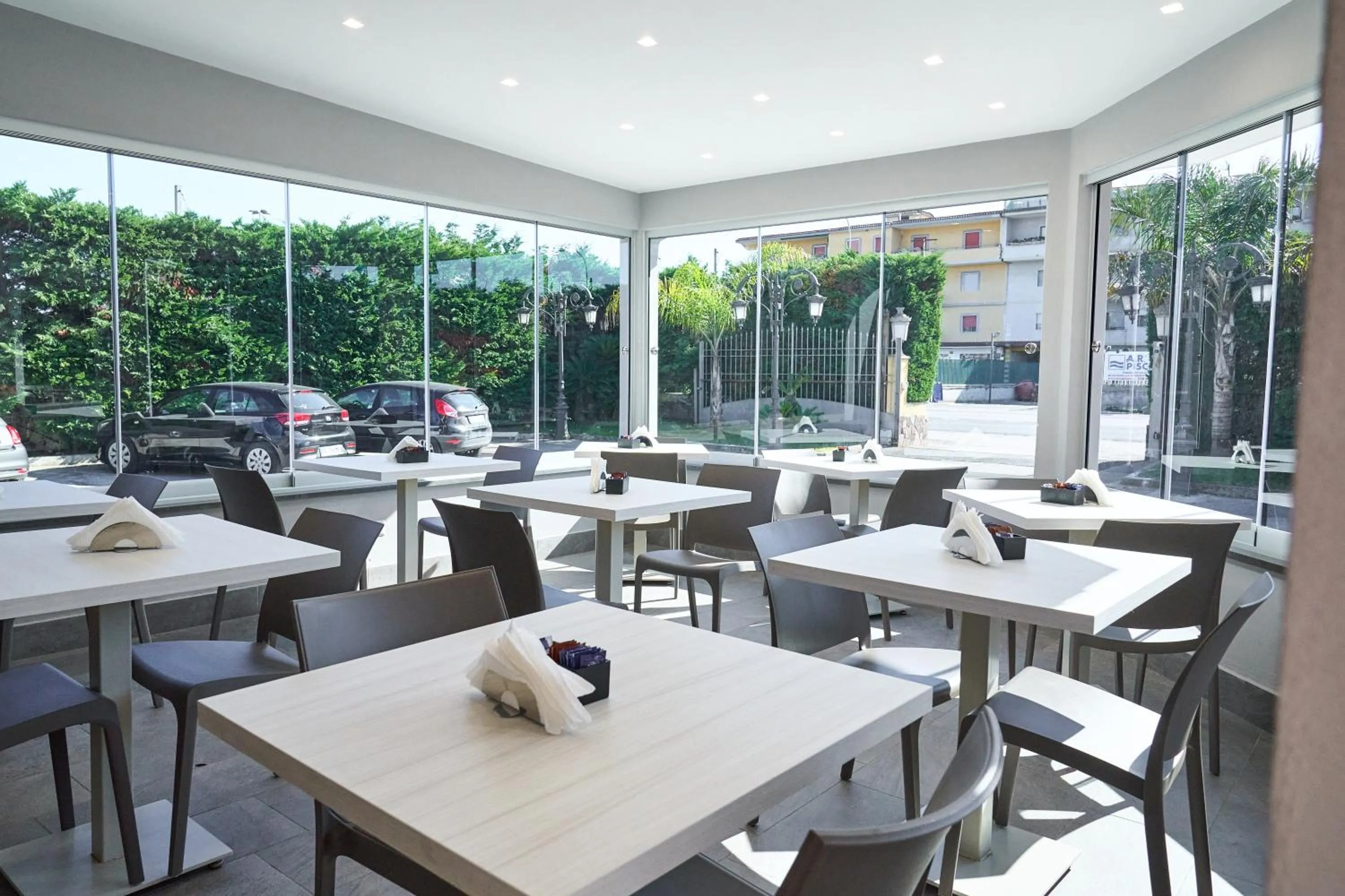 Restaurant/places to eat in Hotel Miramare