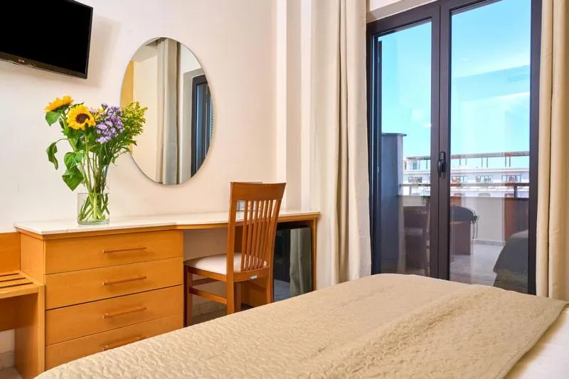 TV and multimedia, Bed in Hotel Miramare