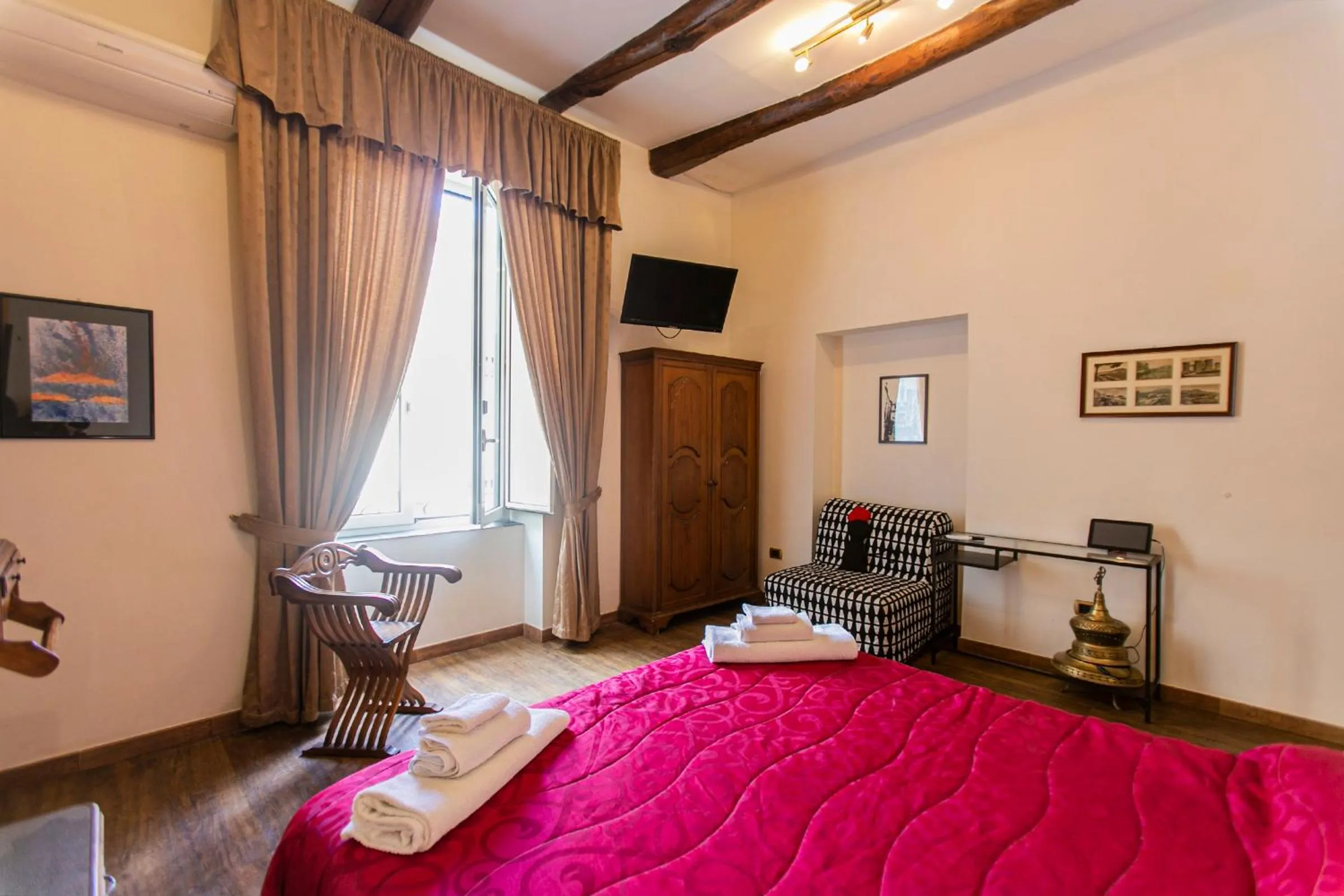 Bed in San Gennaro B&B