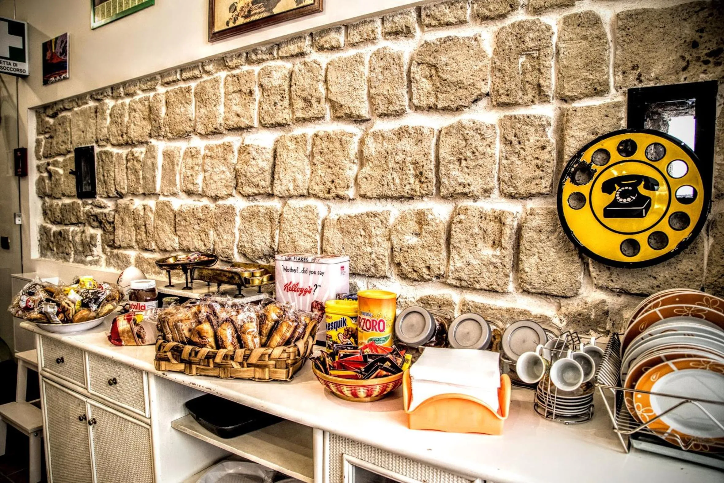 Communal kitchen in San Gennaro B&B