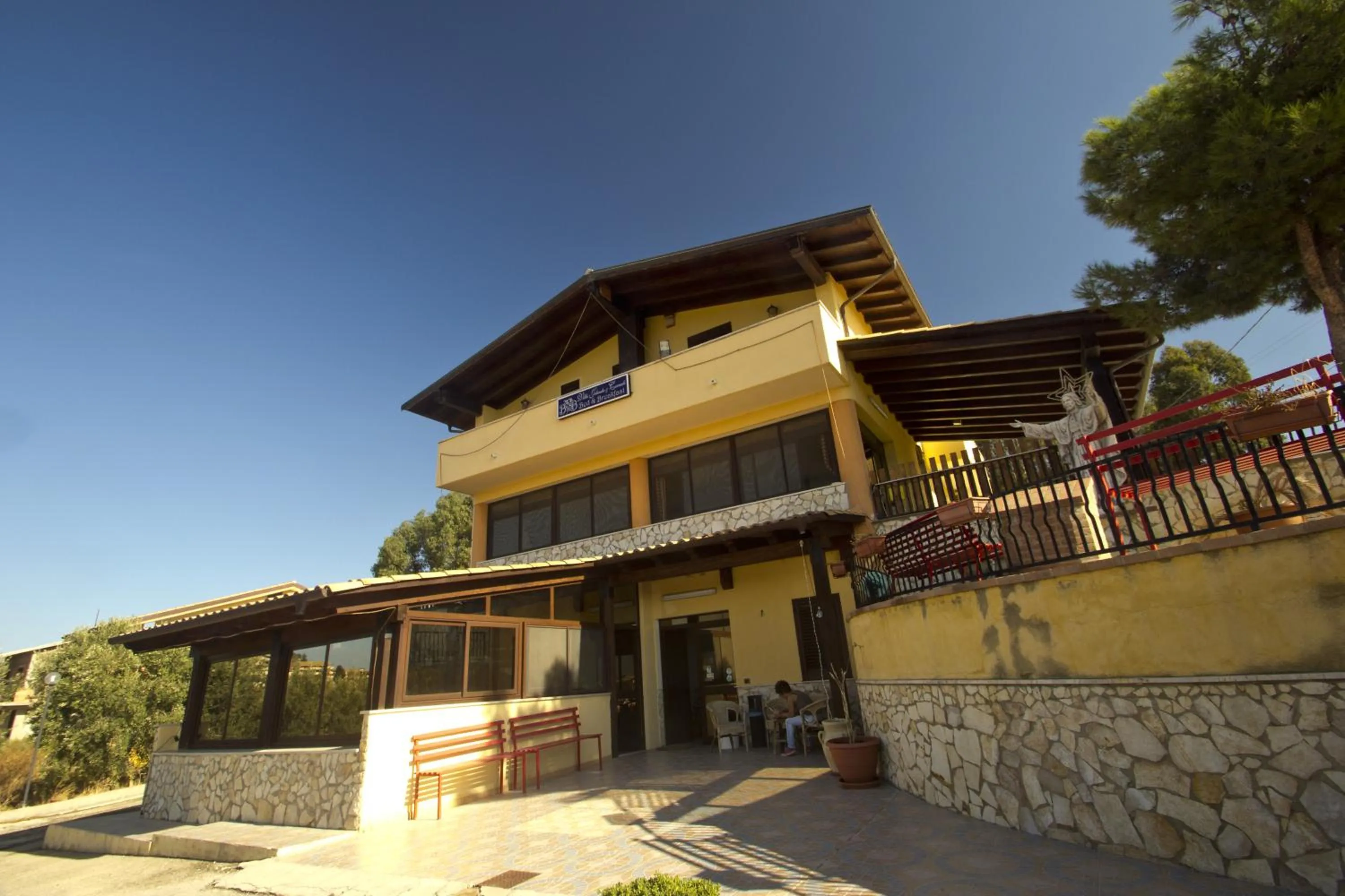 Property logo or sign in Villa Jolanda & Carmelo