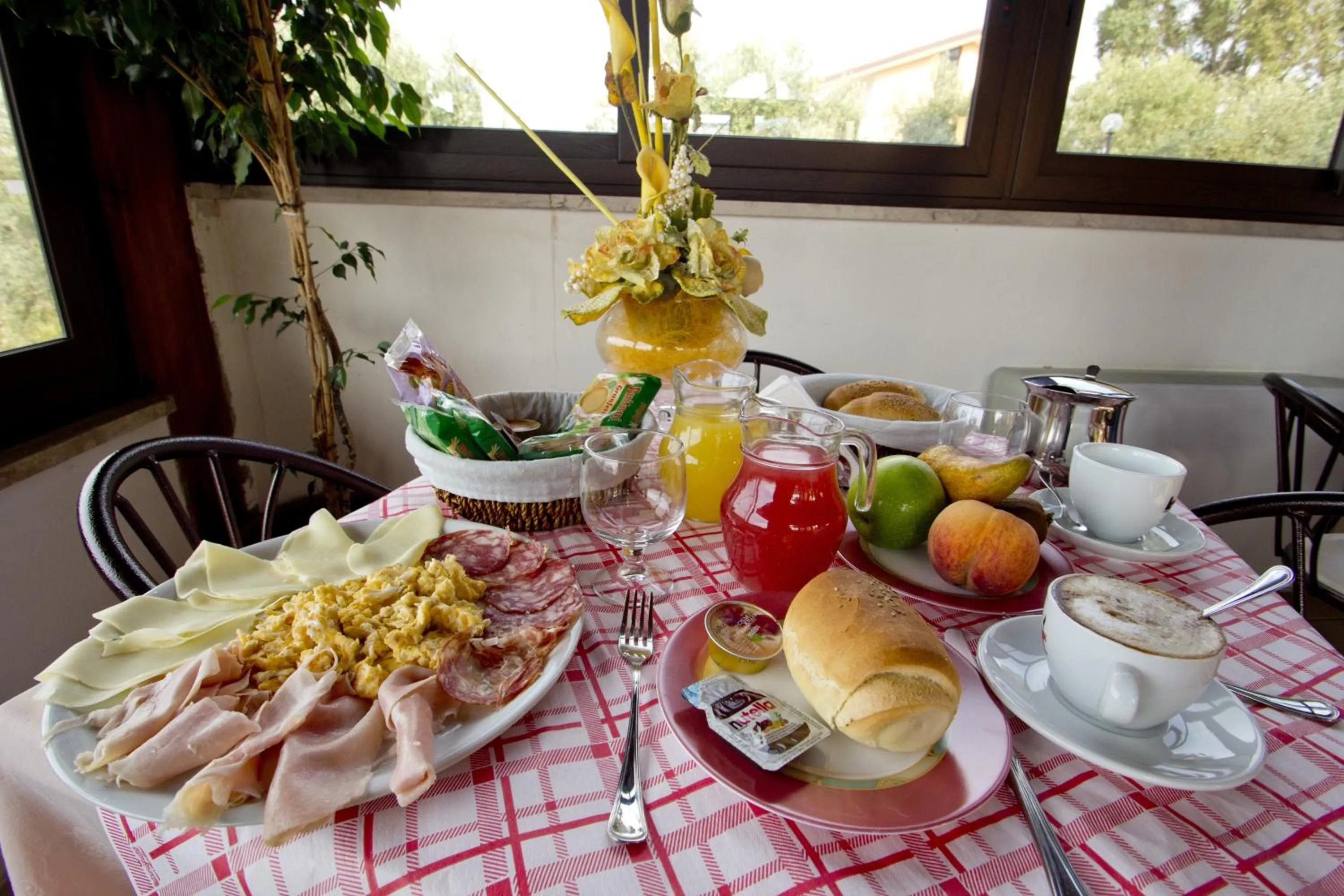 Continental breakfast in Villa Jolanda & Carmelo