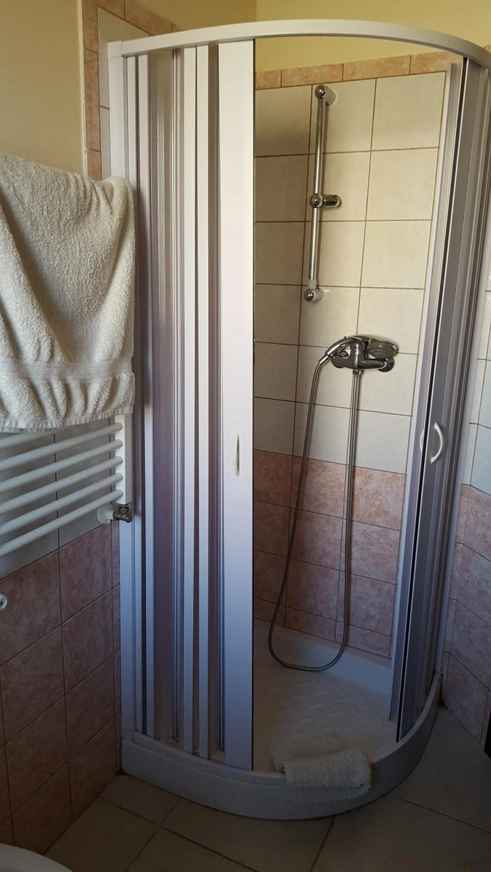 Bathroom in Villa Jolanda & Carmelo