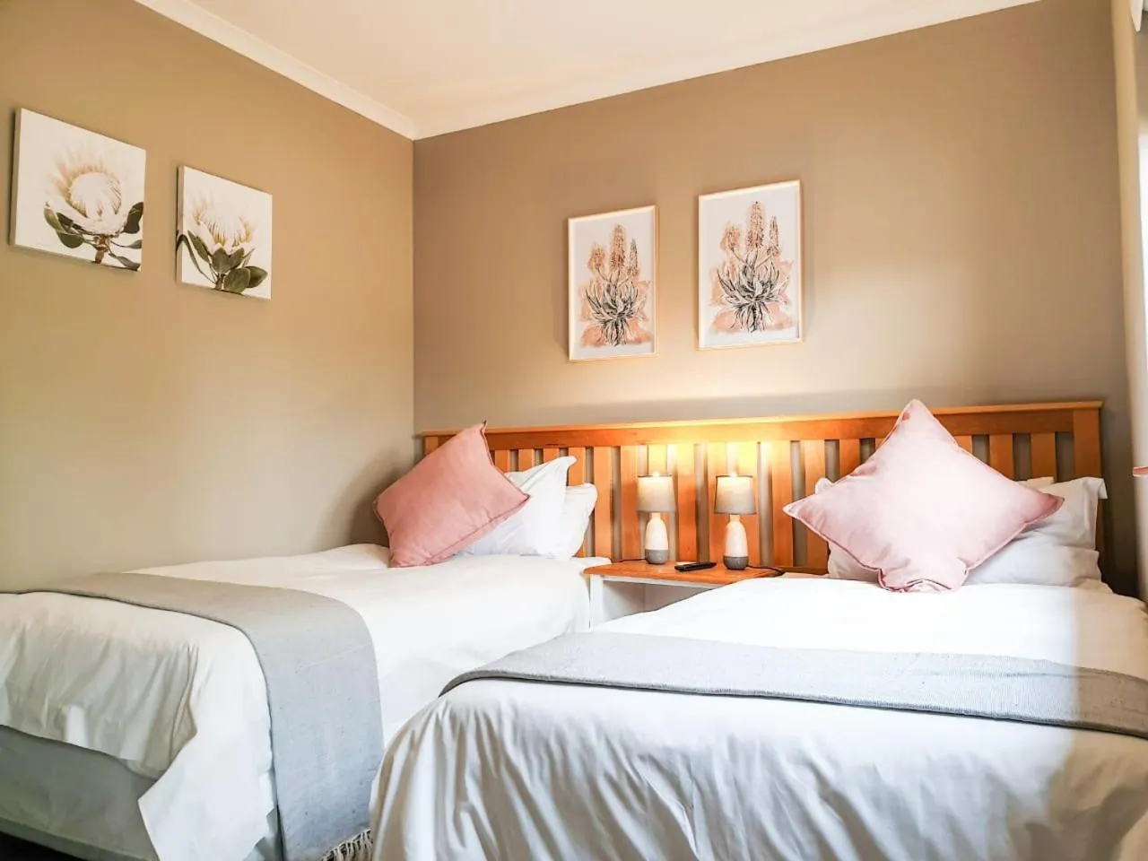 Twin Room in Thyme Inn on Greenway