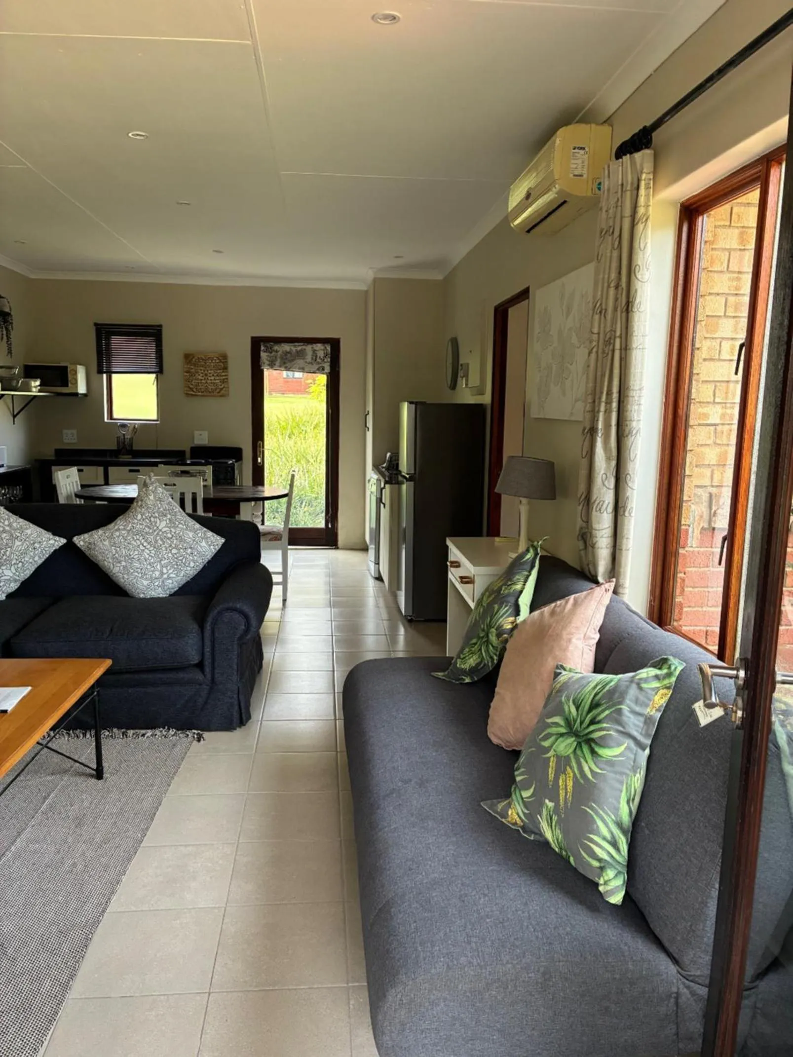 Bed in Thyme Inn on Greenway