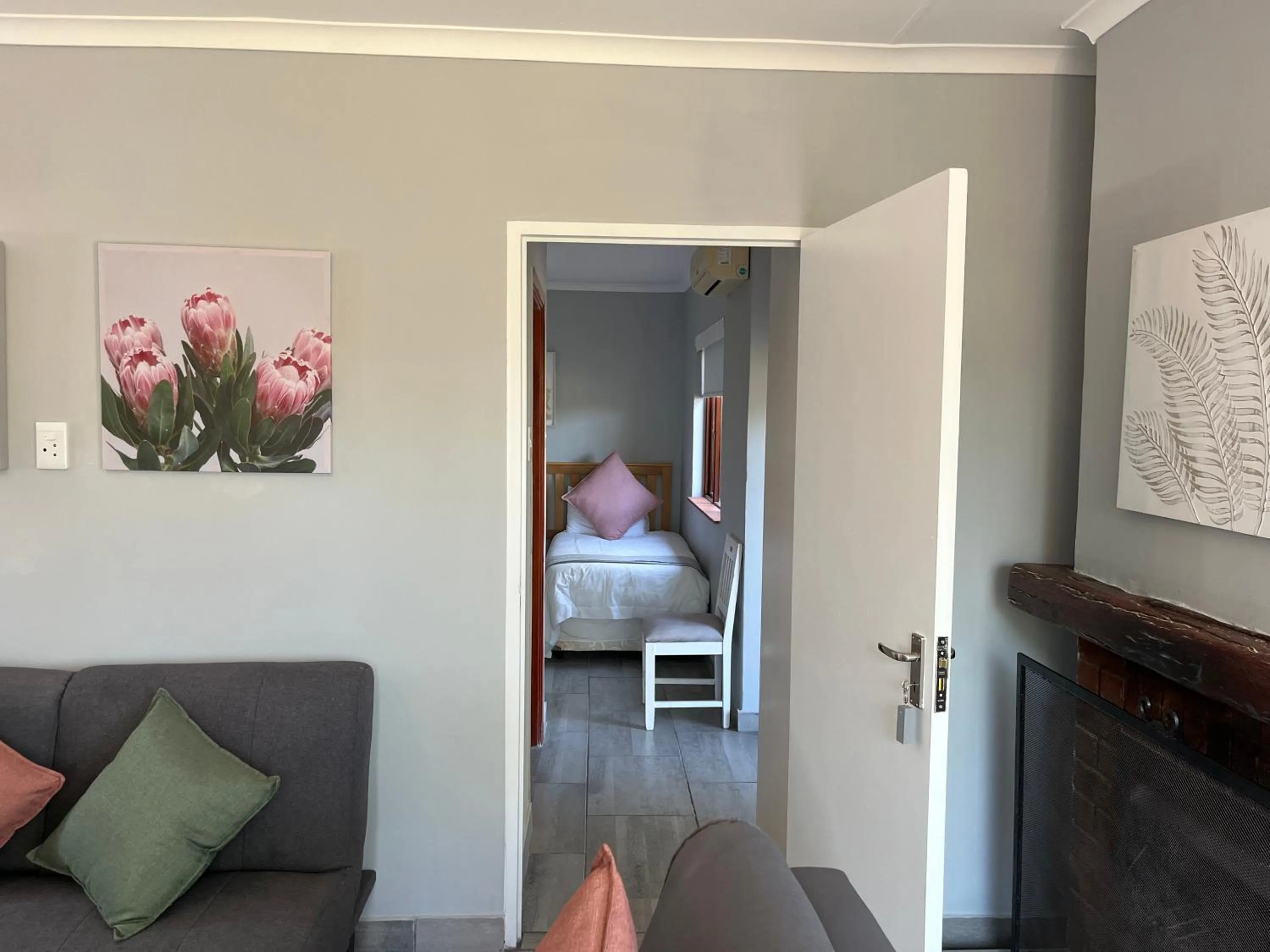 Bed in Thyme Inn on Greenway