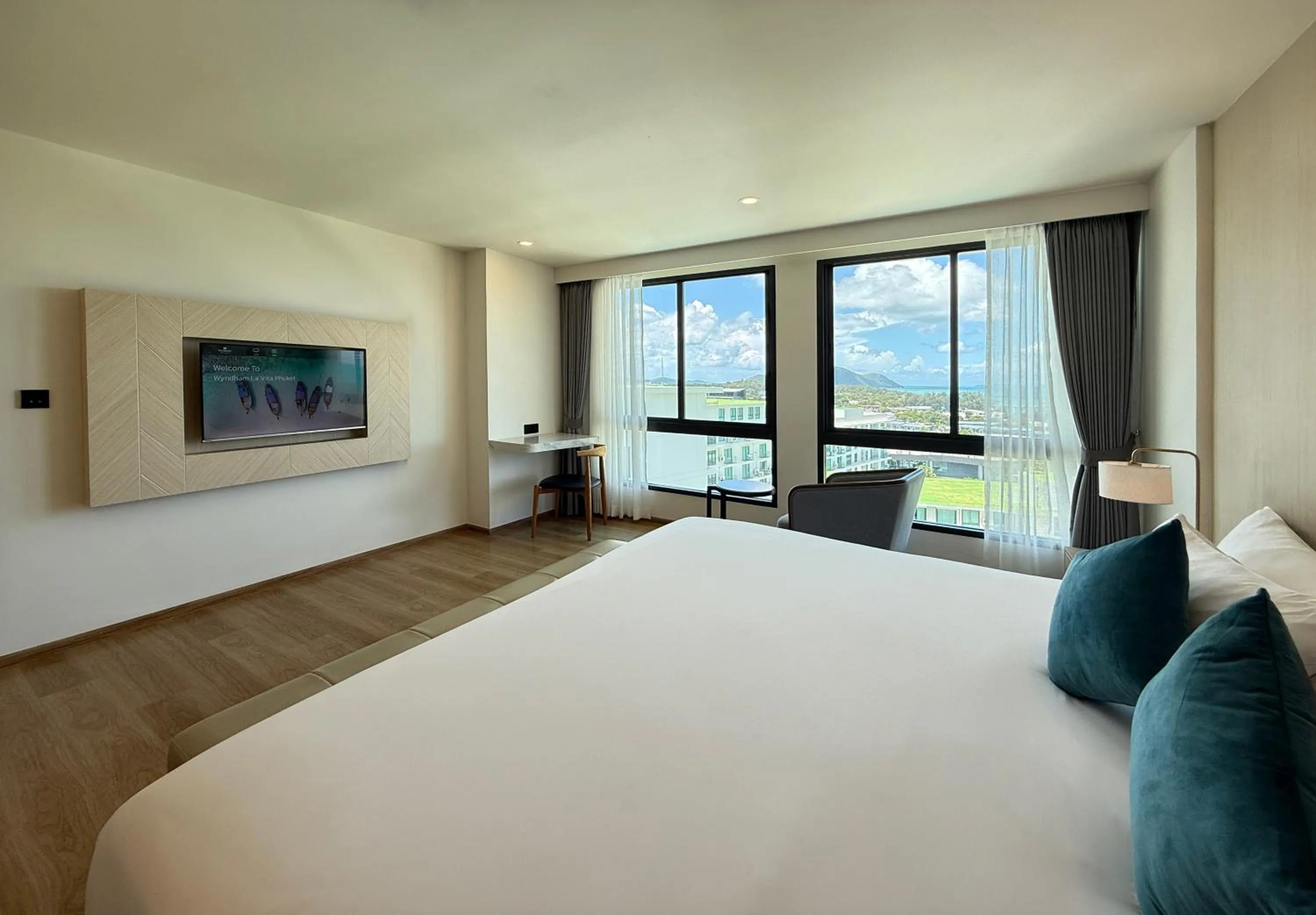 TV and multimedia, Bed in Wyndham La Vita Rawai Phuket