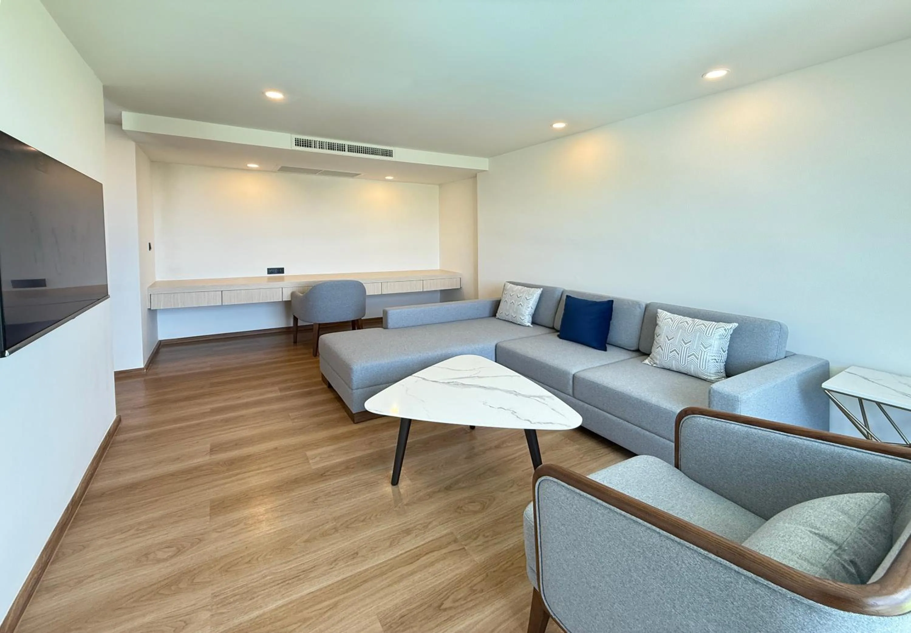 TV and multimedia in Wyndham La Vita Rawai Phuket