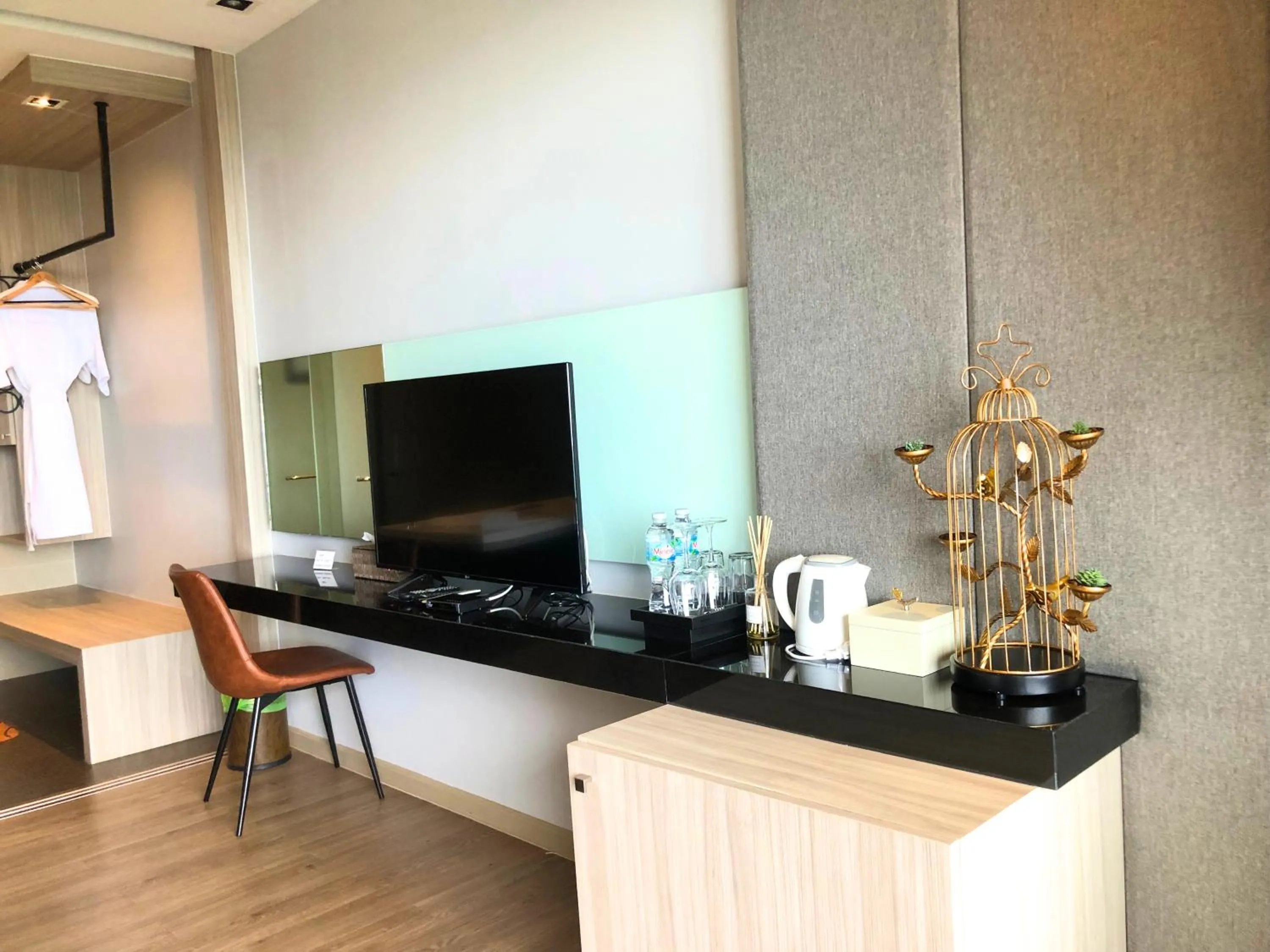 TV and multimedia in Phuket View Coffee and Resort