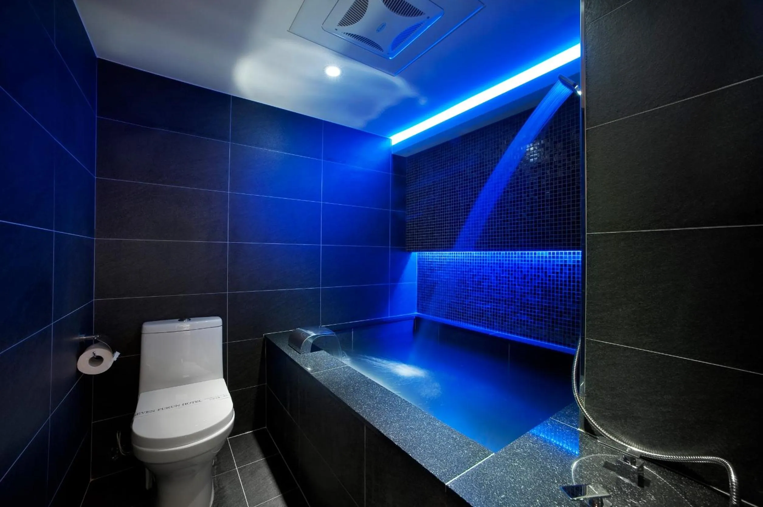 Shower in Seven Fukun Hotel