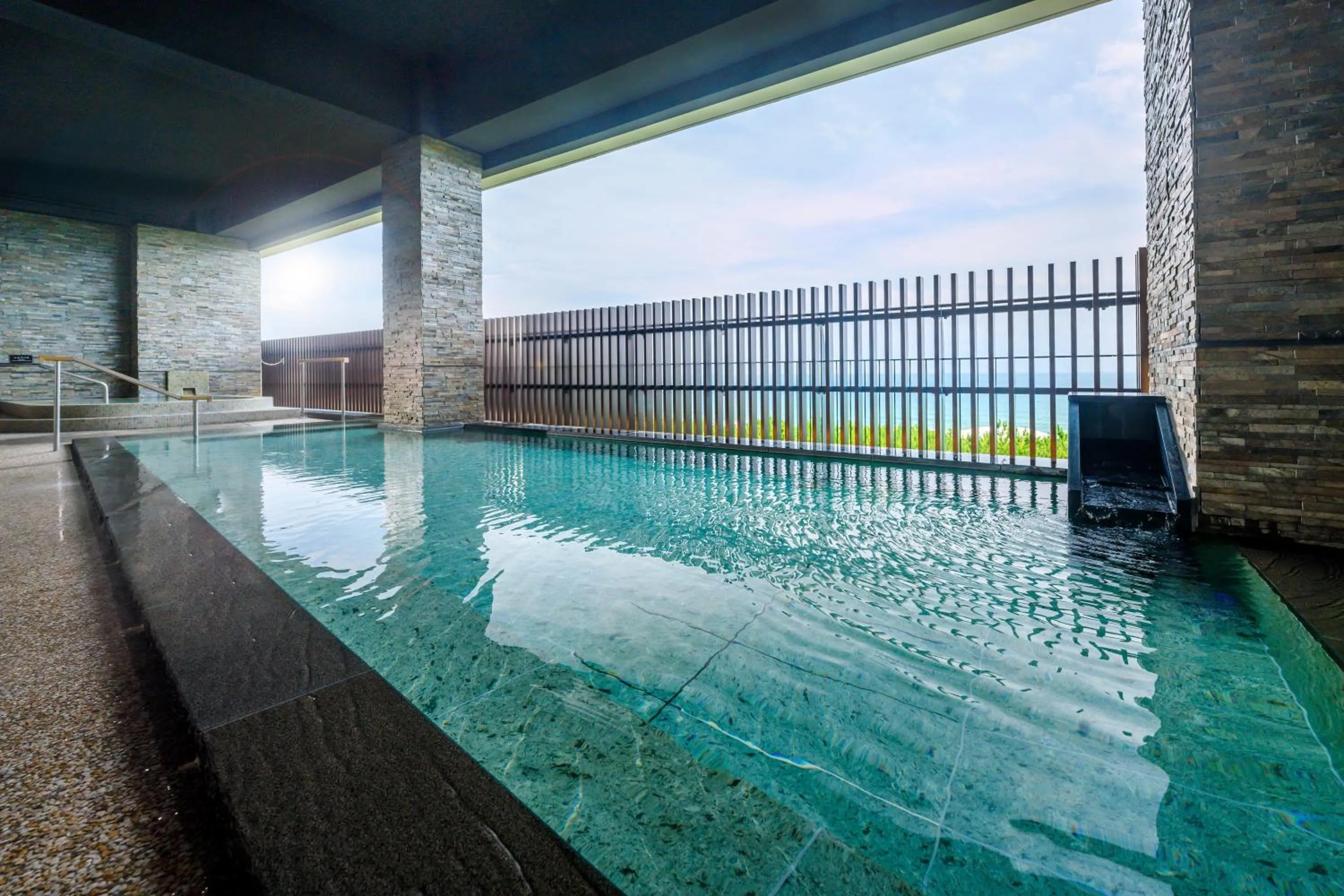 Hot Spring Bath in KAMENOI HOTEL Kamogawa