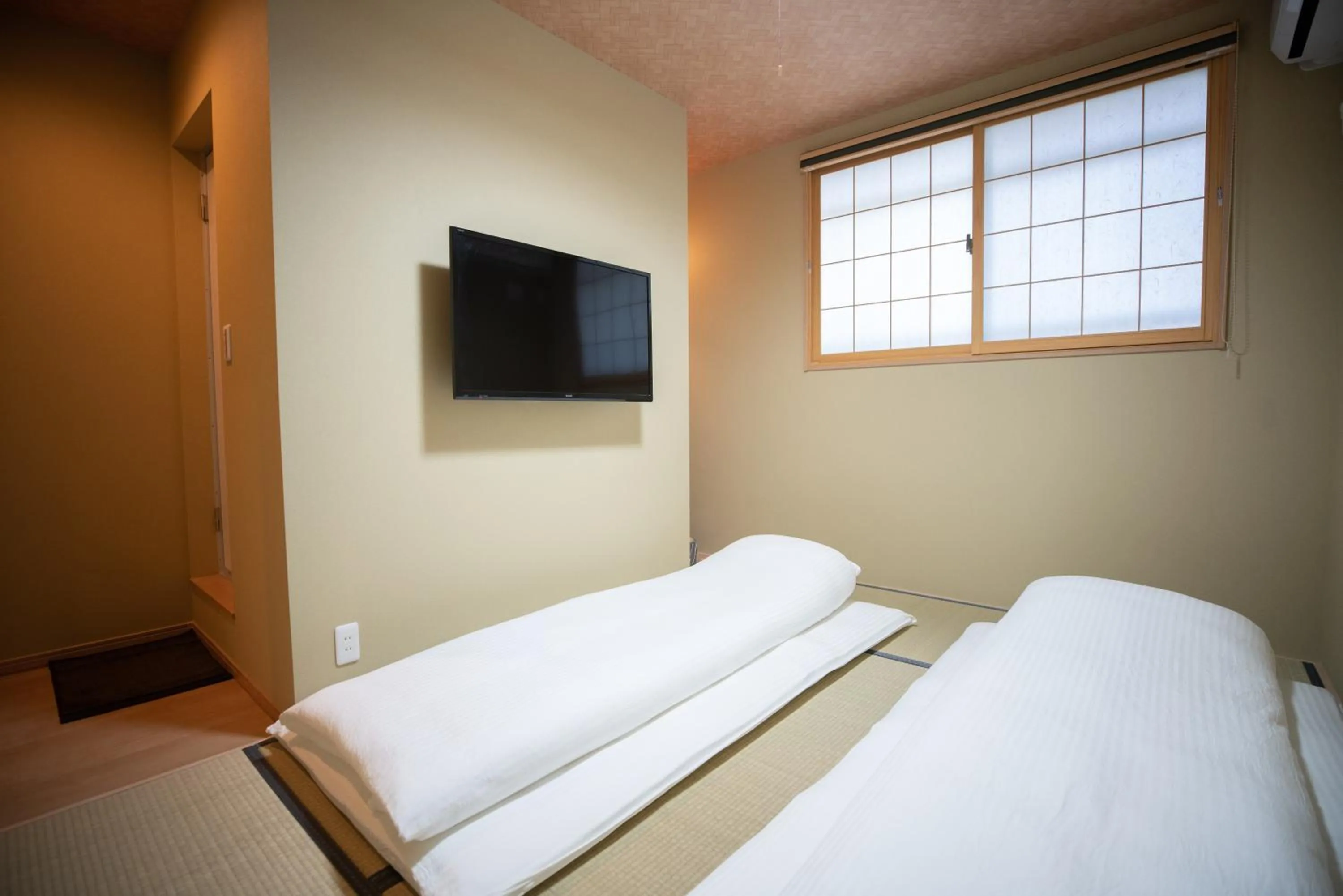 Bedroom, Bed in Onya Kaede