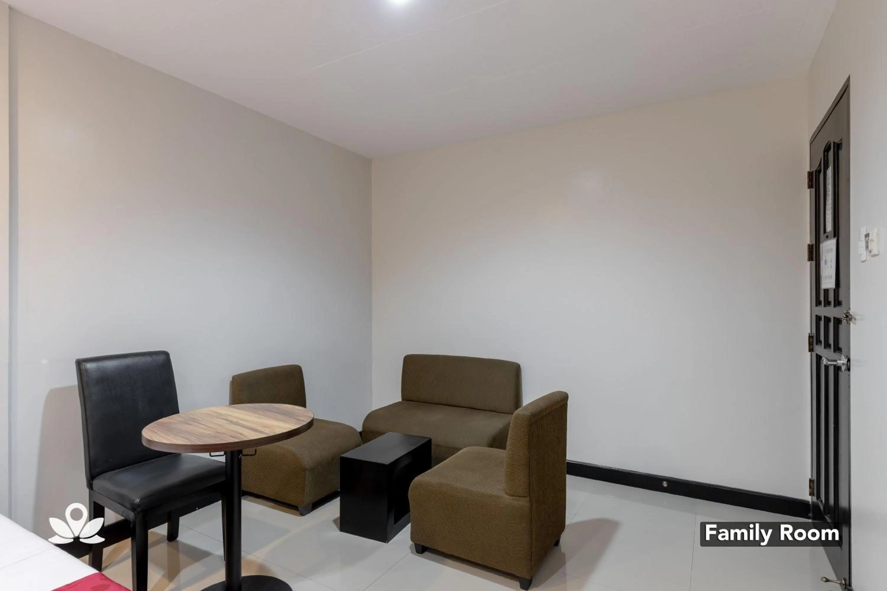 Family Room in Check Inn Hotel Dumaguete City by RedDoorz