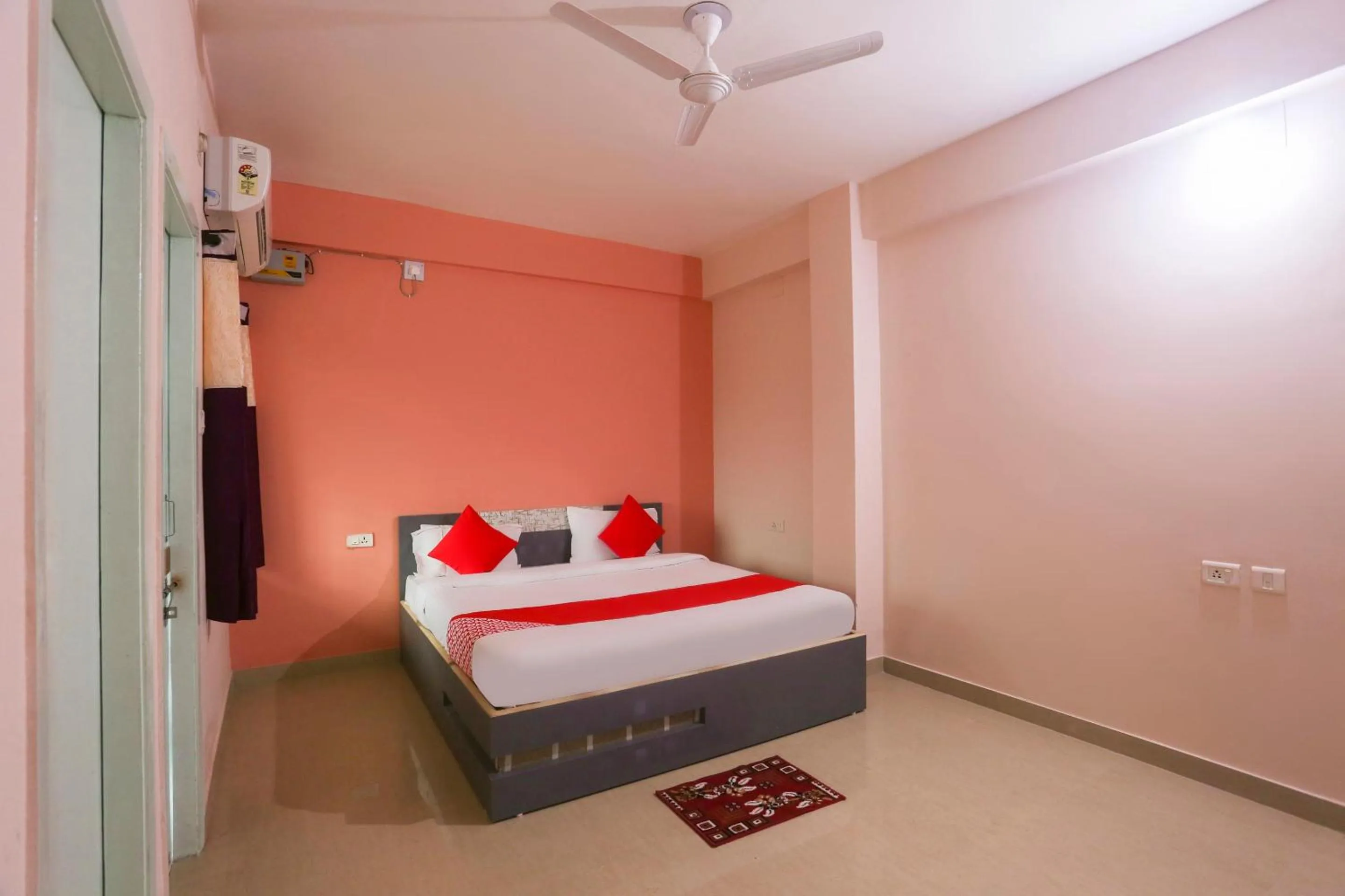 Bedroom, Bed in Hotel O Avigna Residency