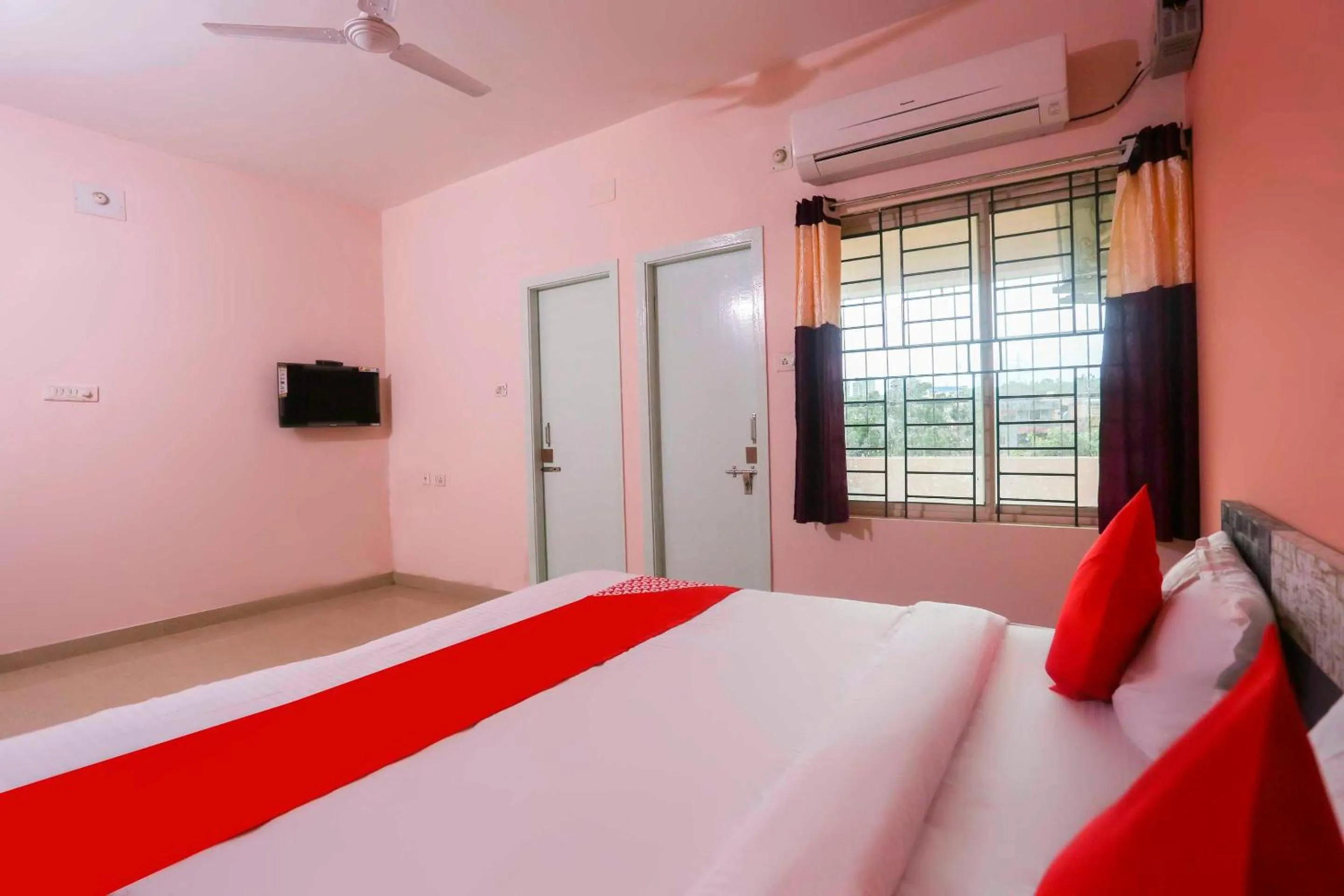 Bedroom, Bed in Hotel O Avigna Residency