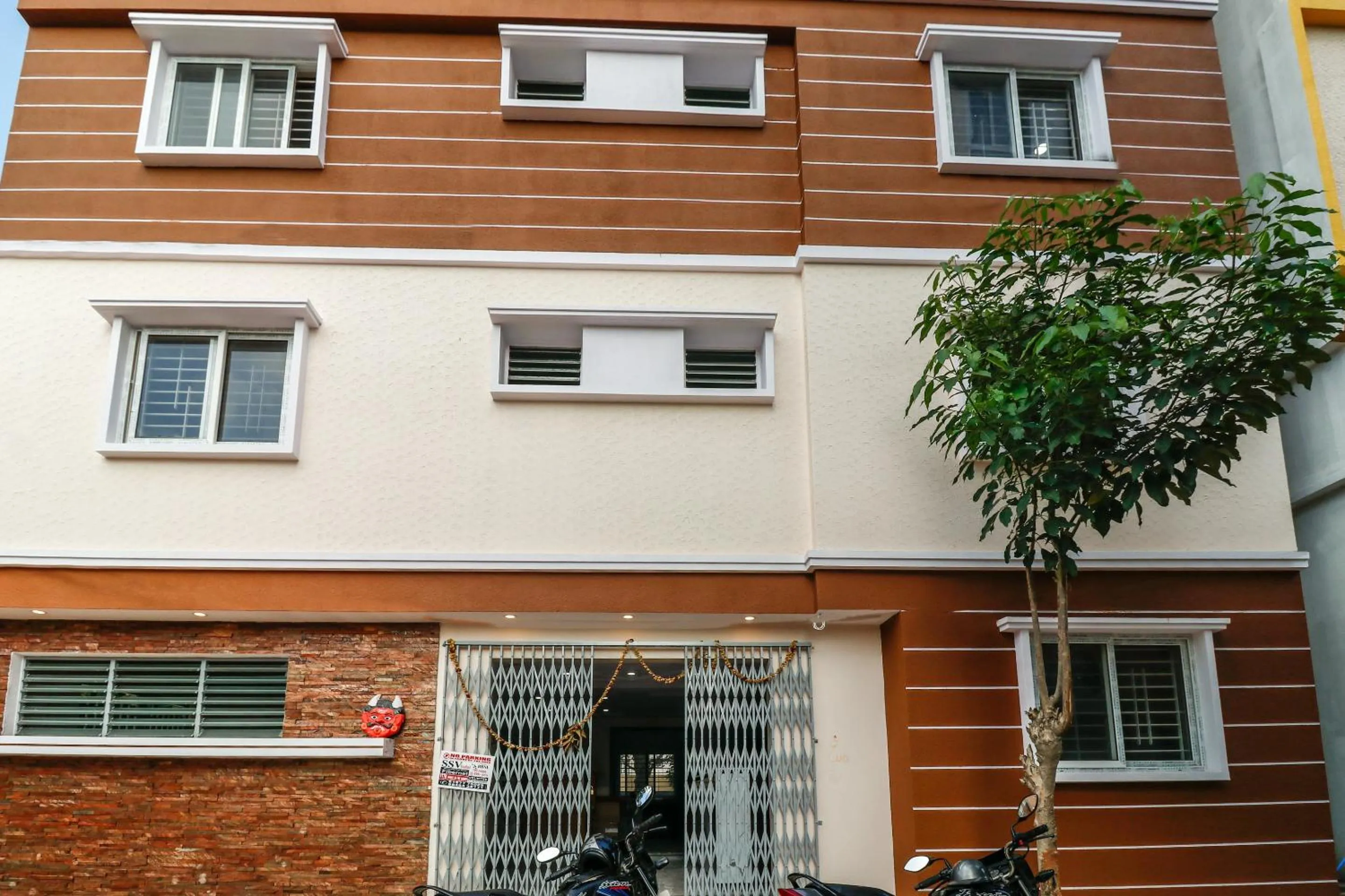 Facade/entrance in Capital O N R Residency