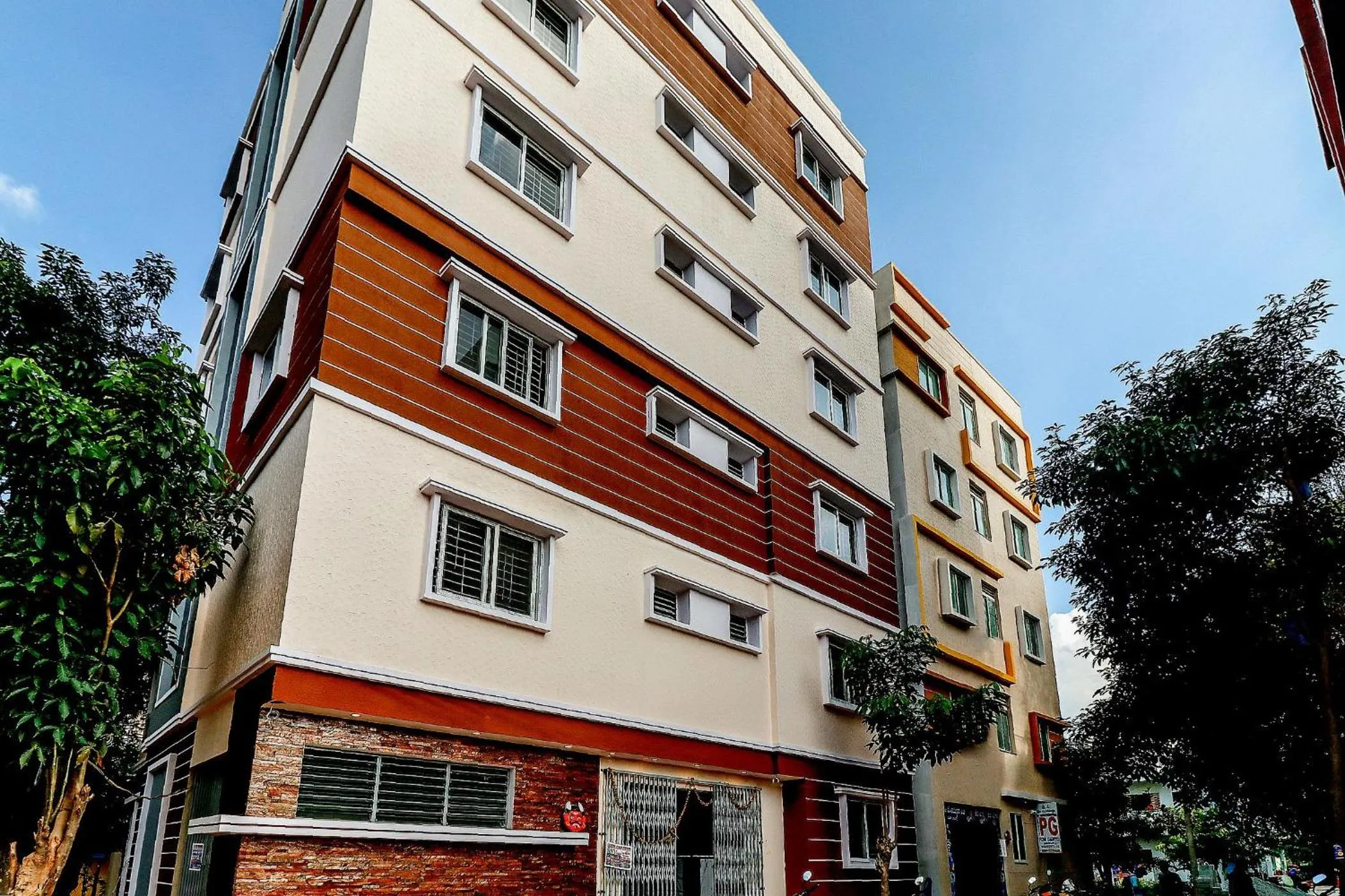 Facade/entrance in Capital O N R Residency