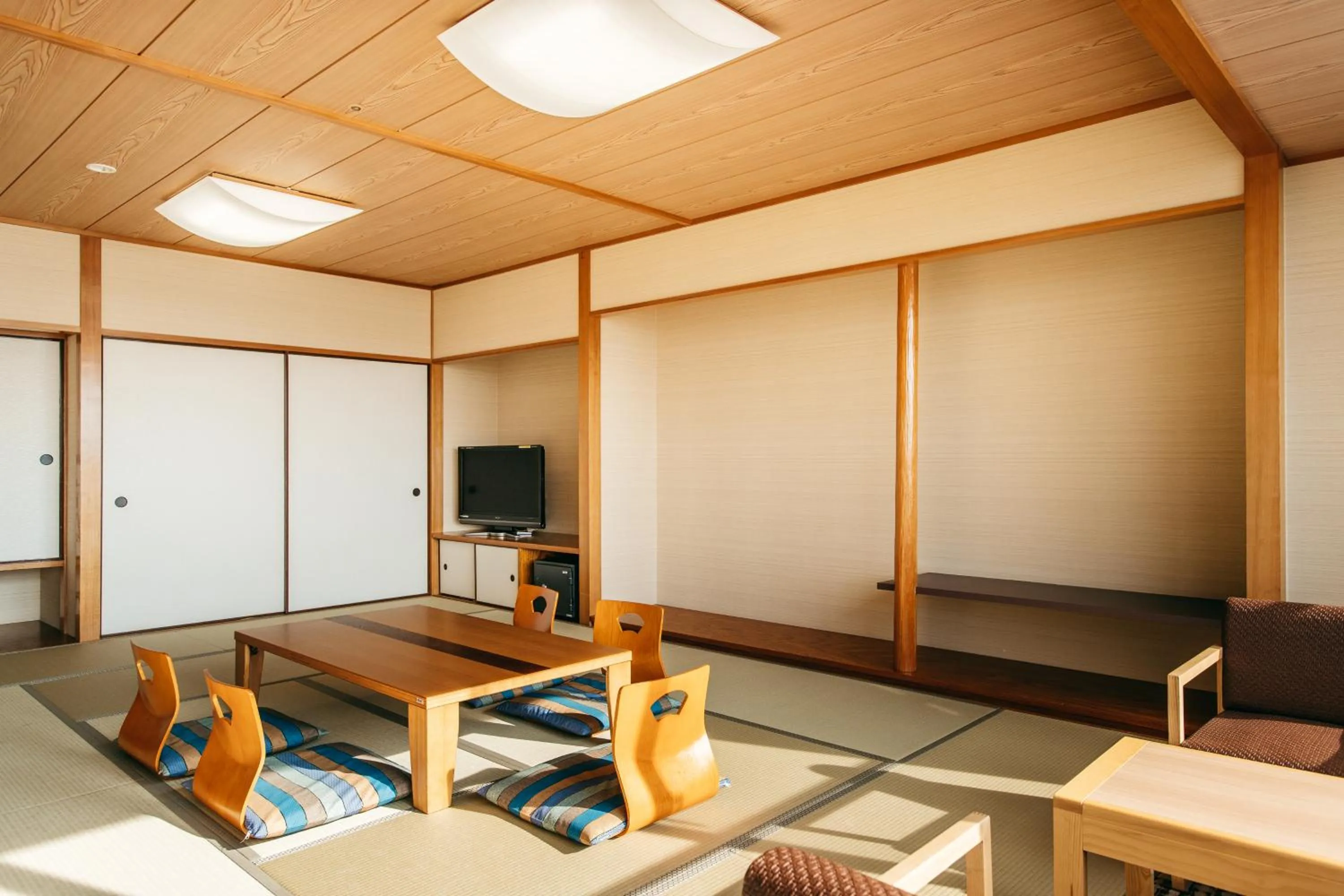 Photo of the whole room in KAMENOI HOTEL Kii-Tanabe